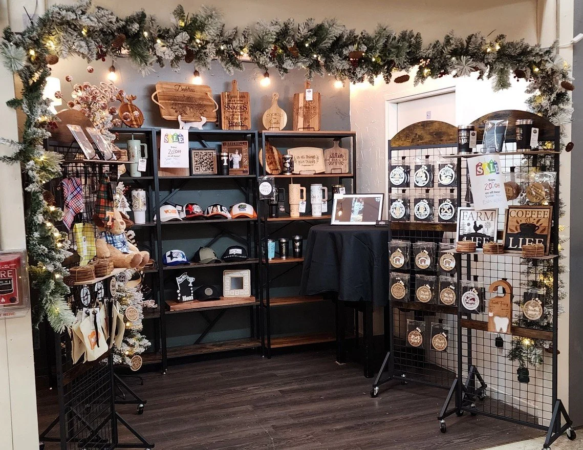 Front shot with Garland.jpg