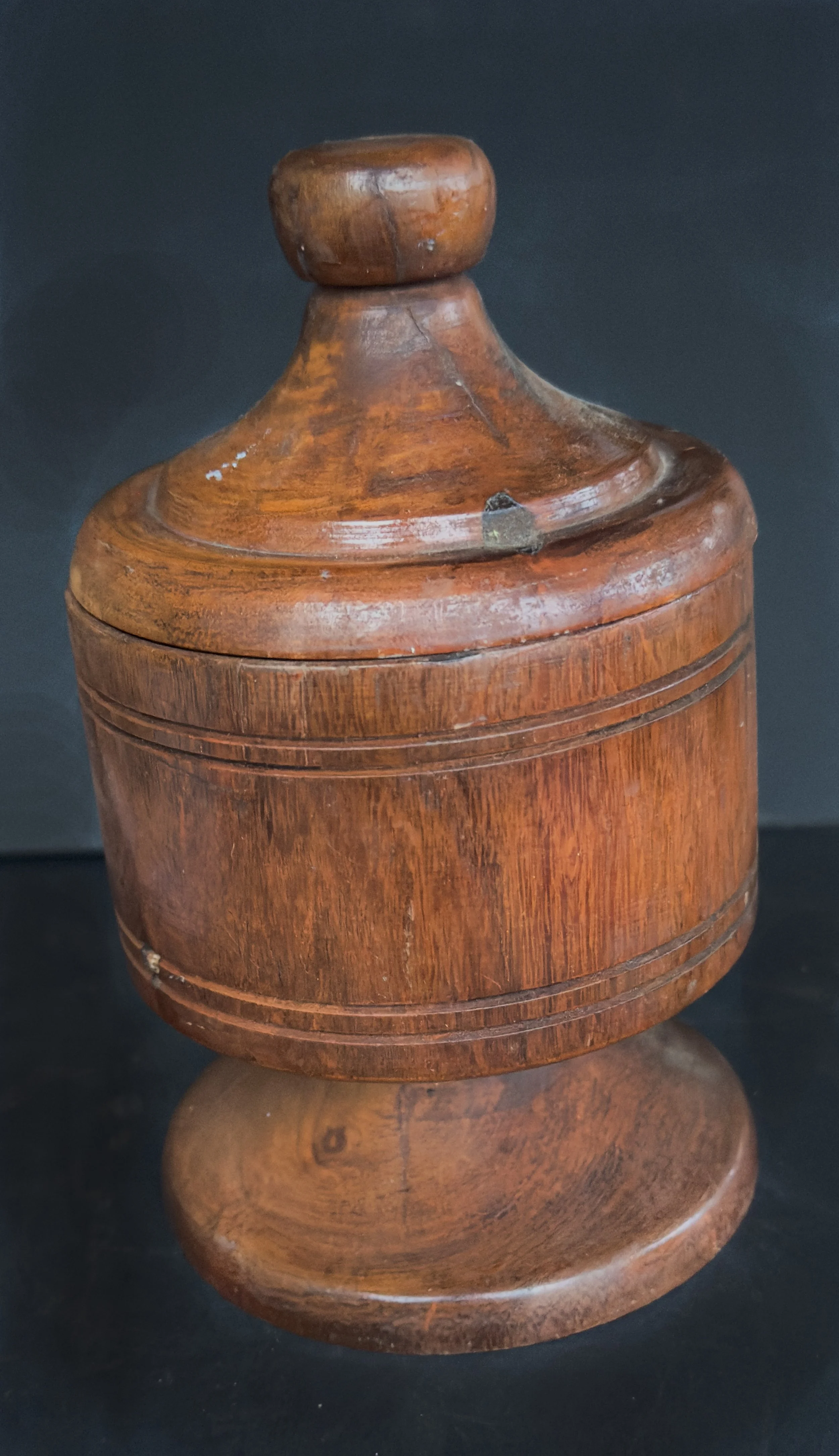 round wooden box2 copy.jpg