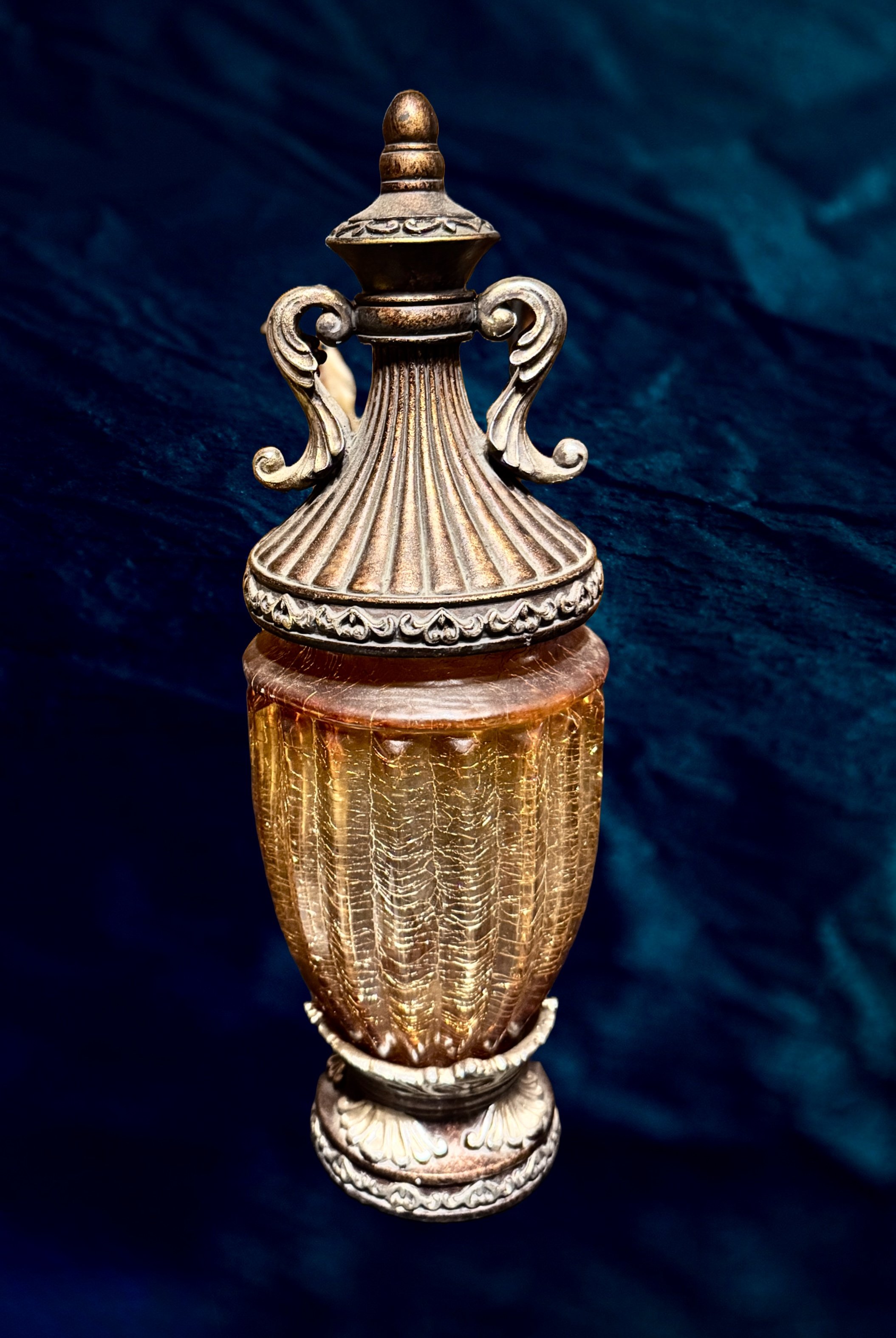 Decorative urn