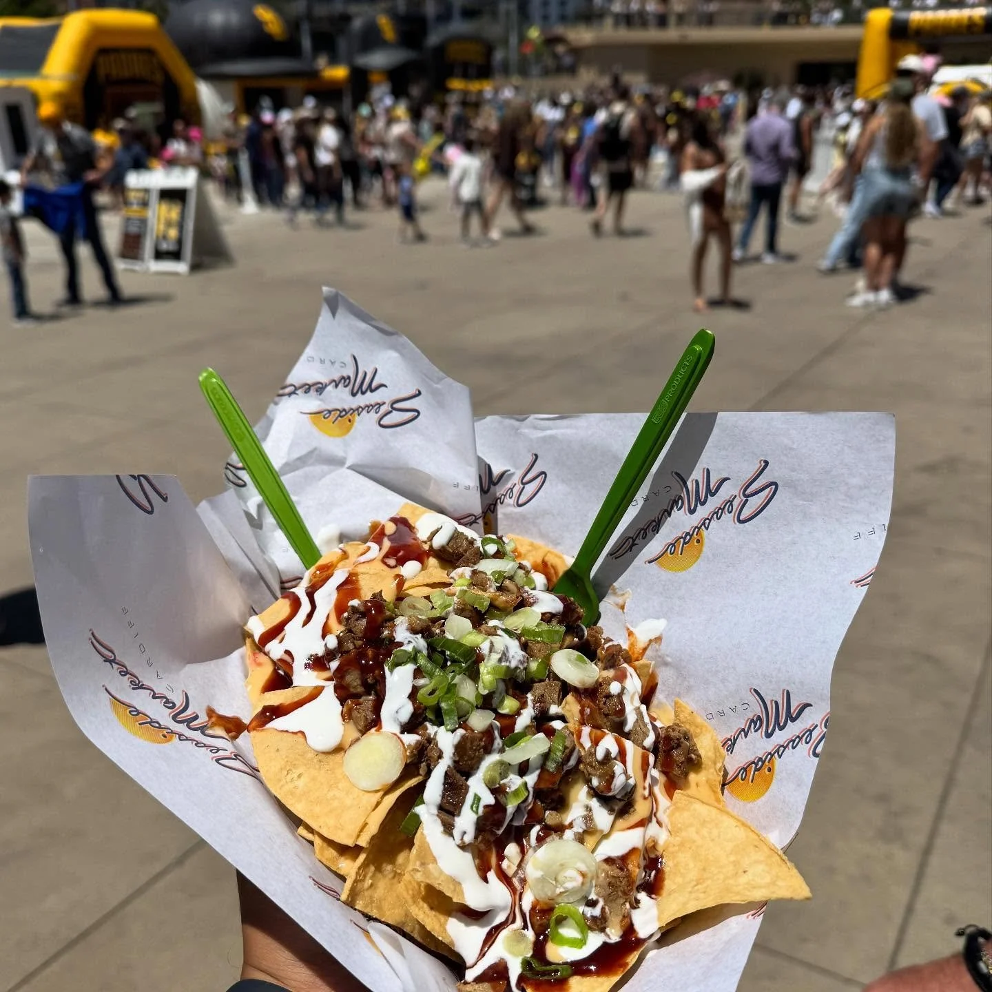 When you beg your friends for their pic of some gorgeous stadium nachos and then don&rsquo;t post it for months, can you even call it a fan submission? 🤣 @wilsonmeg @wilson_justin_