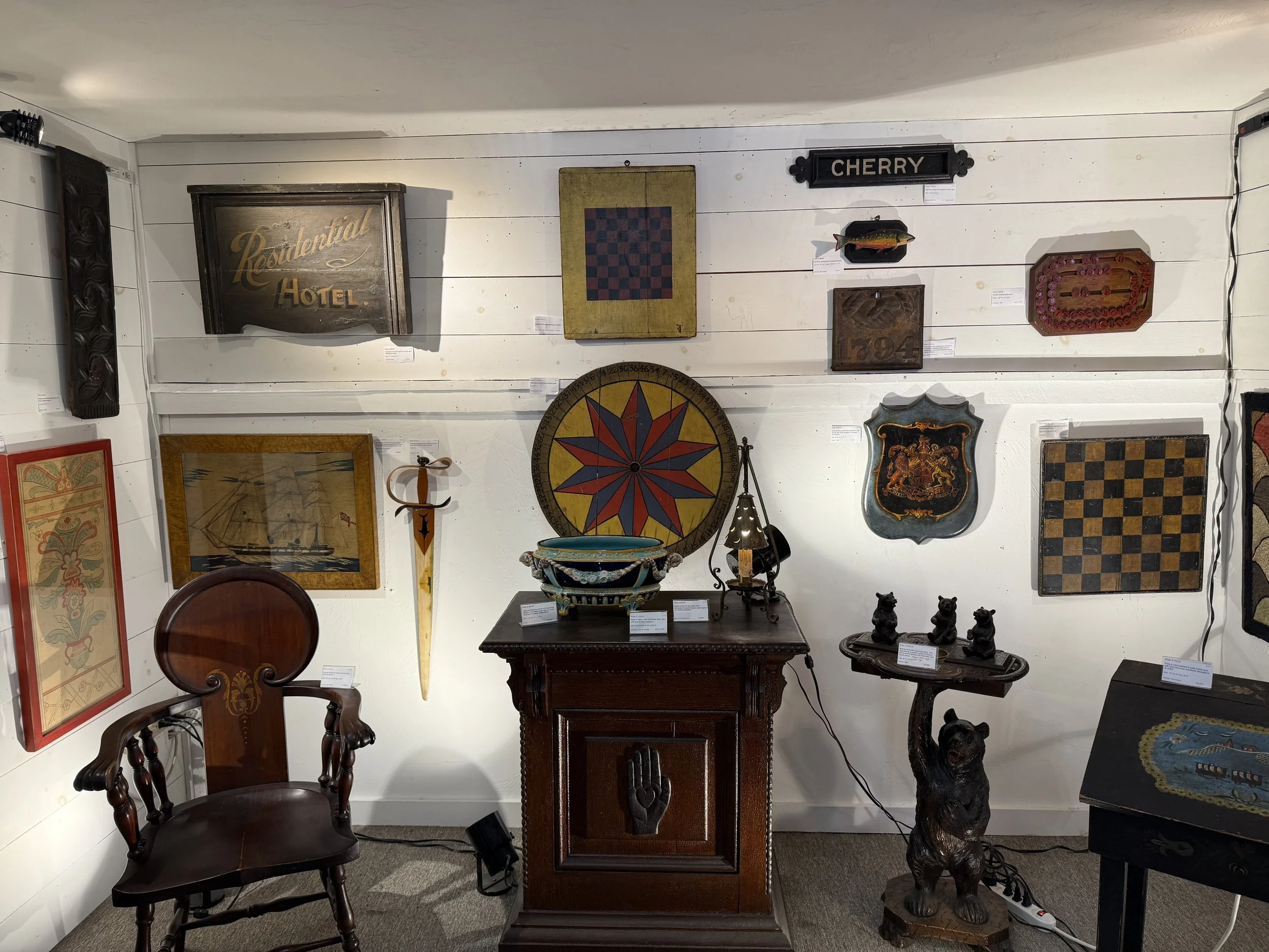 Dealer 113 Floor Space.jpg