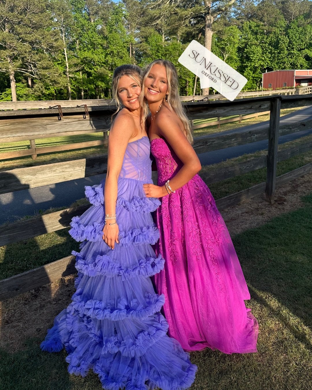 Obsessed with Sara&rsquo;s prom glow 🤩
Tan by Alyssa 🤎
Click the 🔗 in bio to book yours!