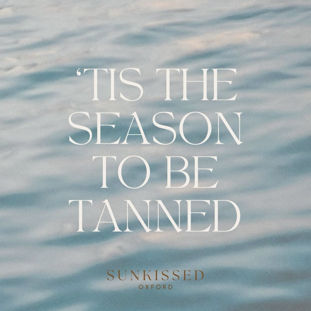 ❄️ Fa-la-la-la-la, la-la-la-la... ✨ The weather outside might be frightful but your tan doesn&rsquo;t have to be! Click the link in our bio to book your appointment today!