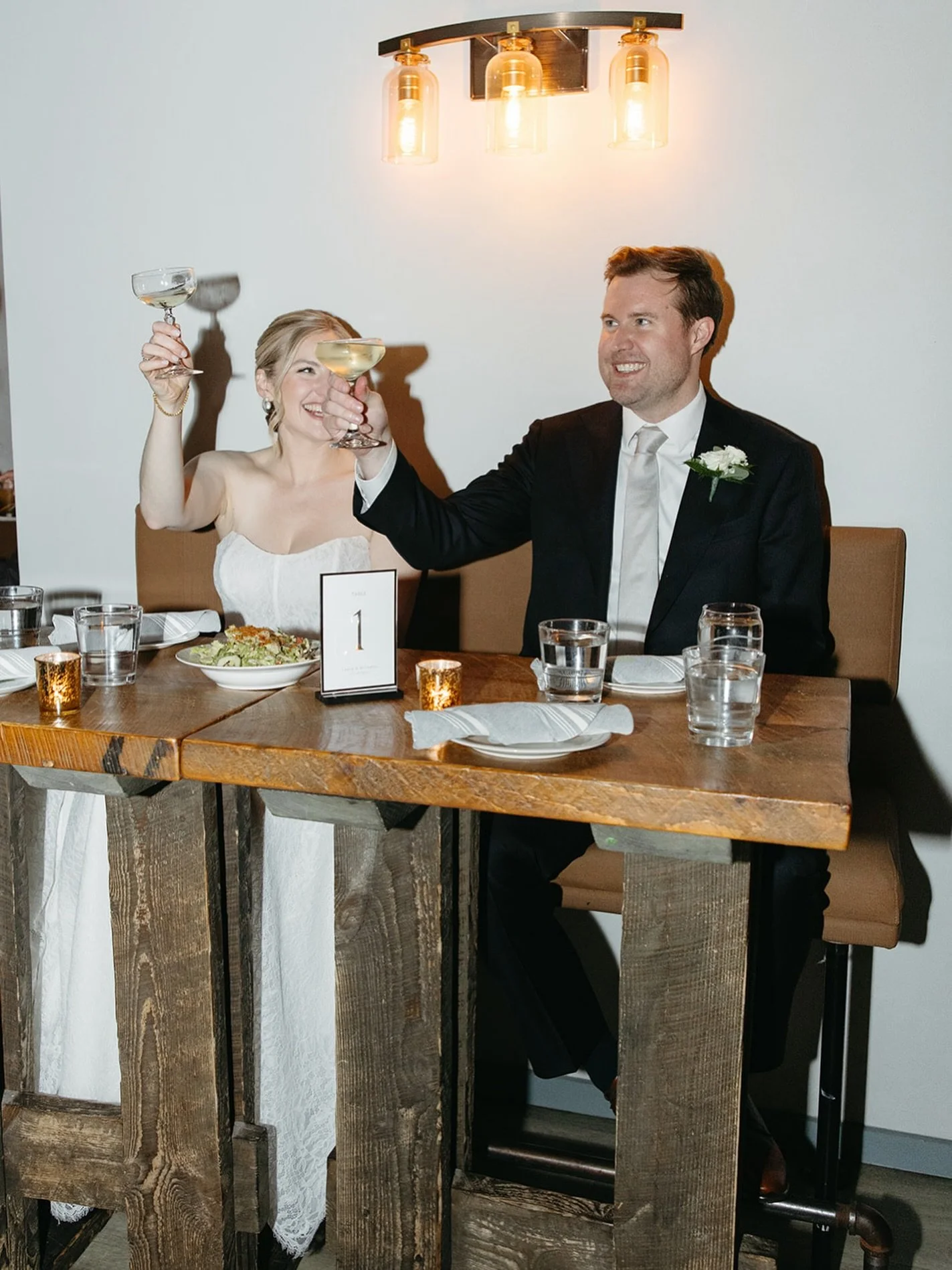 From the pews of St. Paul&rsquo;s to the plates at Source. 🥂
Planning a Boston wedding can mean balancing the timeless beauty of historic cathedral charm with the modern, high-energy vibes of a local favorite like @sourcerestaurants . But who&rsquo;