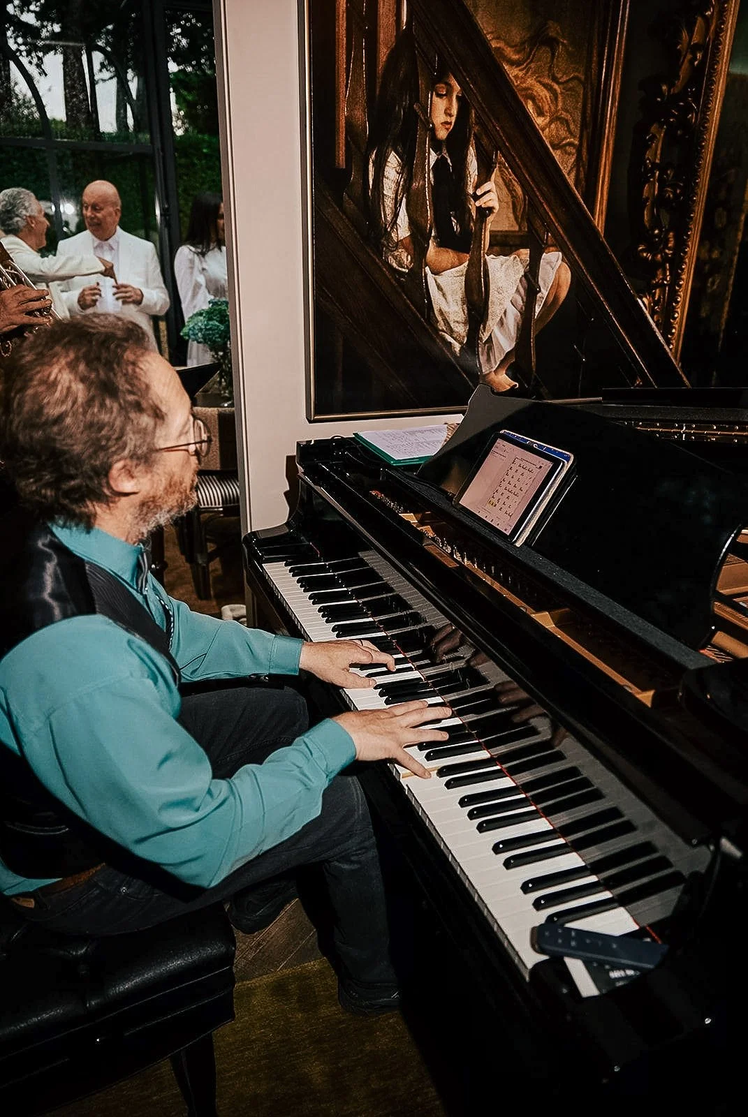 Live Piano with Valiant Von Thule 