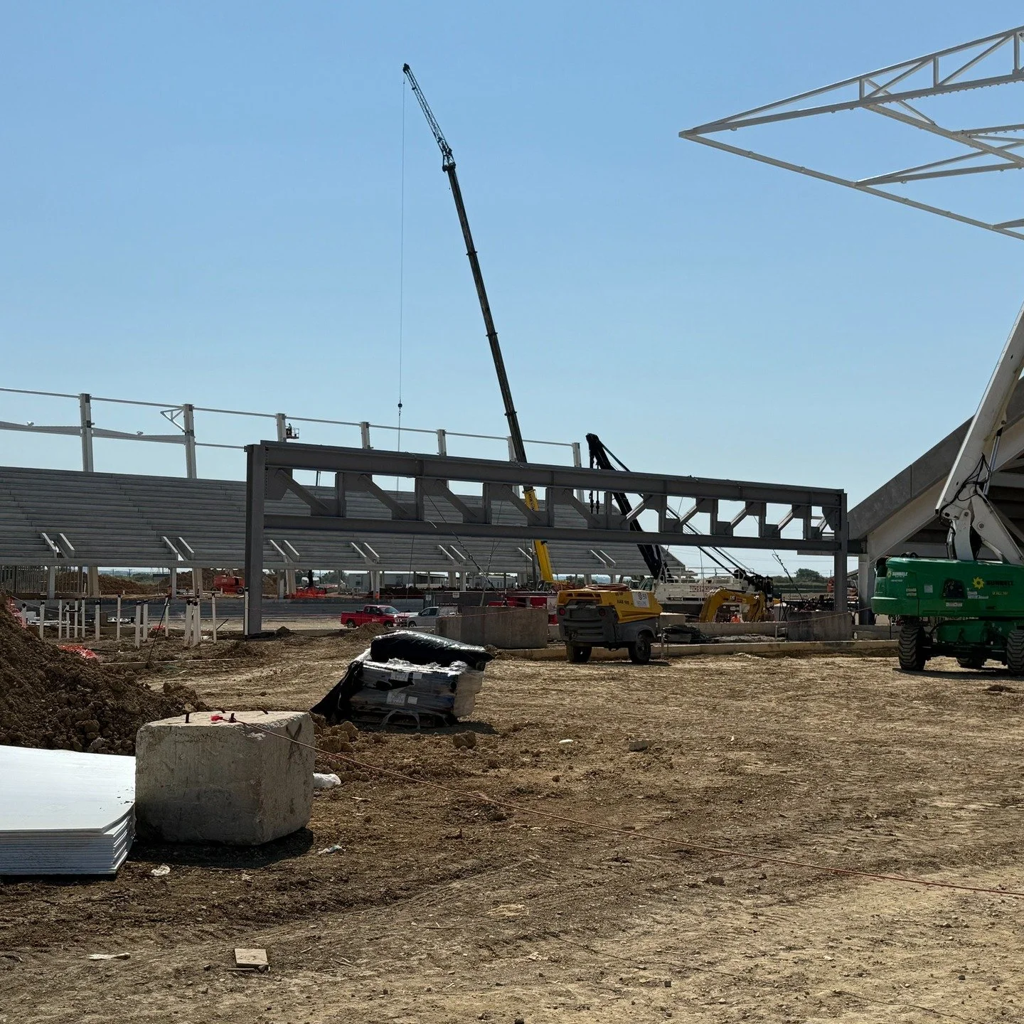 🚧Construction Updates🚧

Big Milestones This Week:
🏟️ First steel frame for the Club is up
🍔 East concourse outbuilding framing started, future home of concessions &amp; restrooms
📣 North building pillars in place to support the scoreboard
🎯 Wes