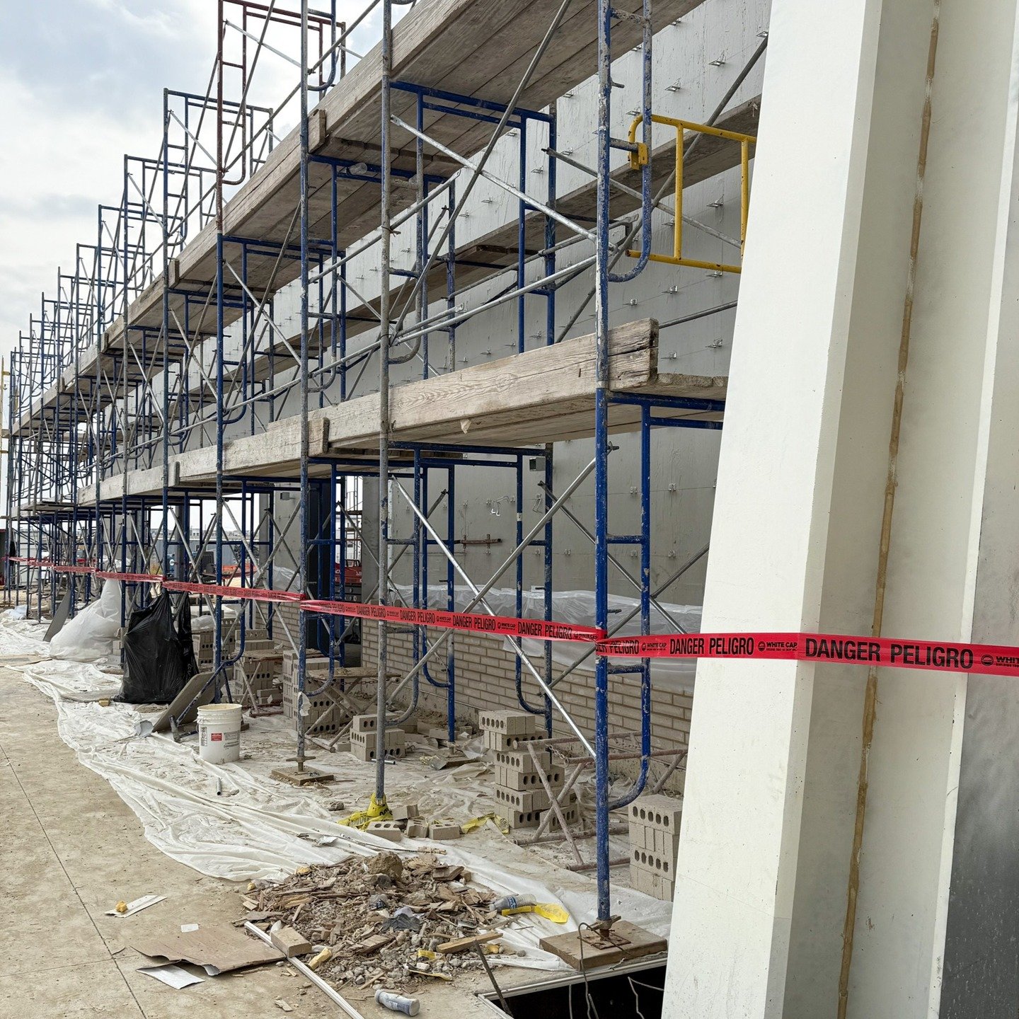 🚧PROGRESS REPORT🚧
Every week brings us a massive step closer to the FUTURE opening of Mansfield Stadium!

🧱 Stadium Walls Rising
🥅 &quot;Pitch&quot; (Field) Awaiting Final Surface
🏟️ Canopies Complete
💡 Lights Going Up
🚶&zwj;♀️ Concourse Slabs