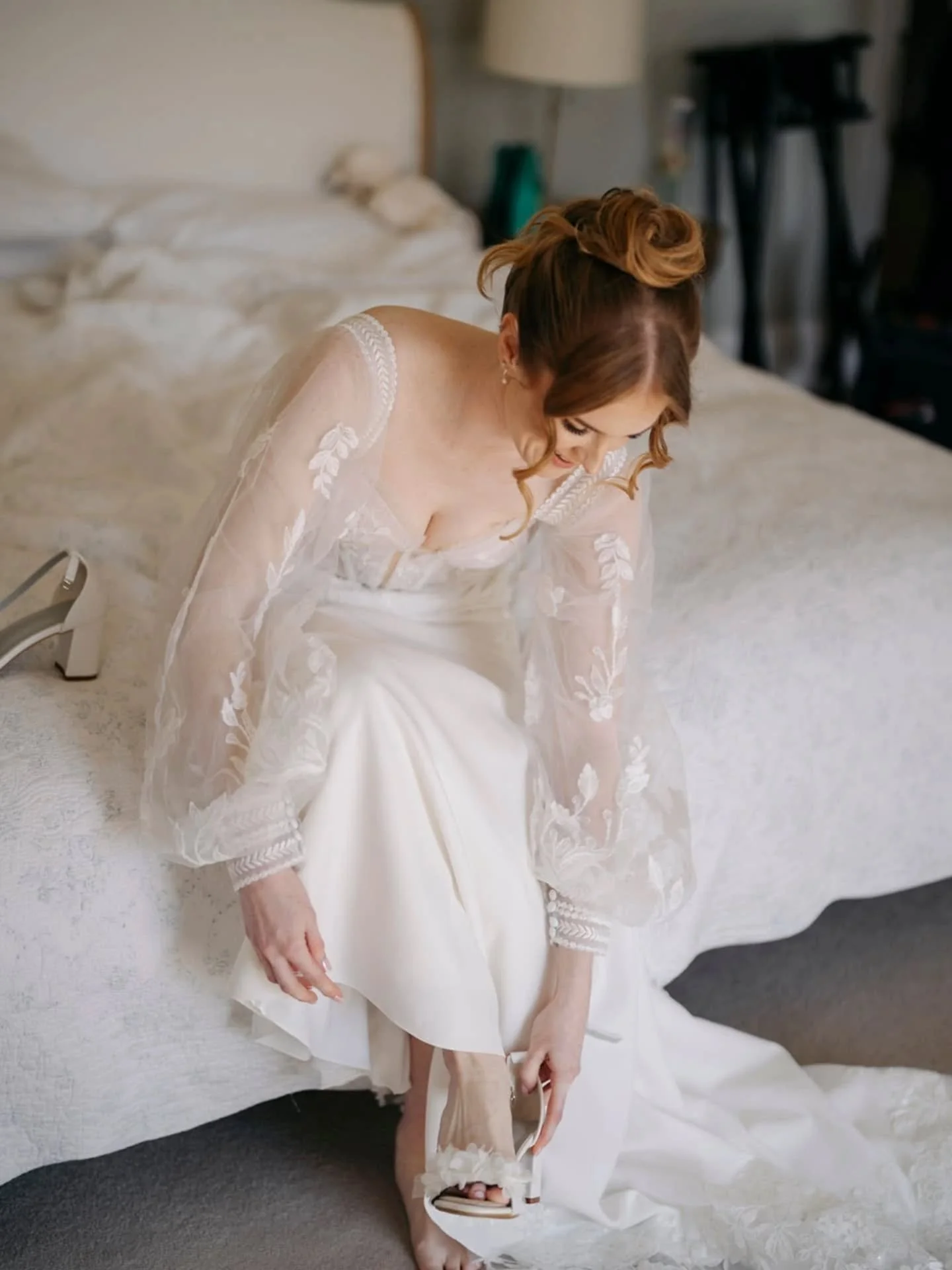 A lovely surprise email I received when I was away was from the lovely Emily, her smiles say it all ❤️

The talented @tomdurnphotography captured their day back in April this year. Wearing a gorgeous dress and separately bought sleeves from @lauramay