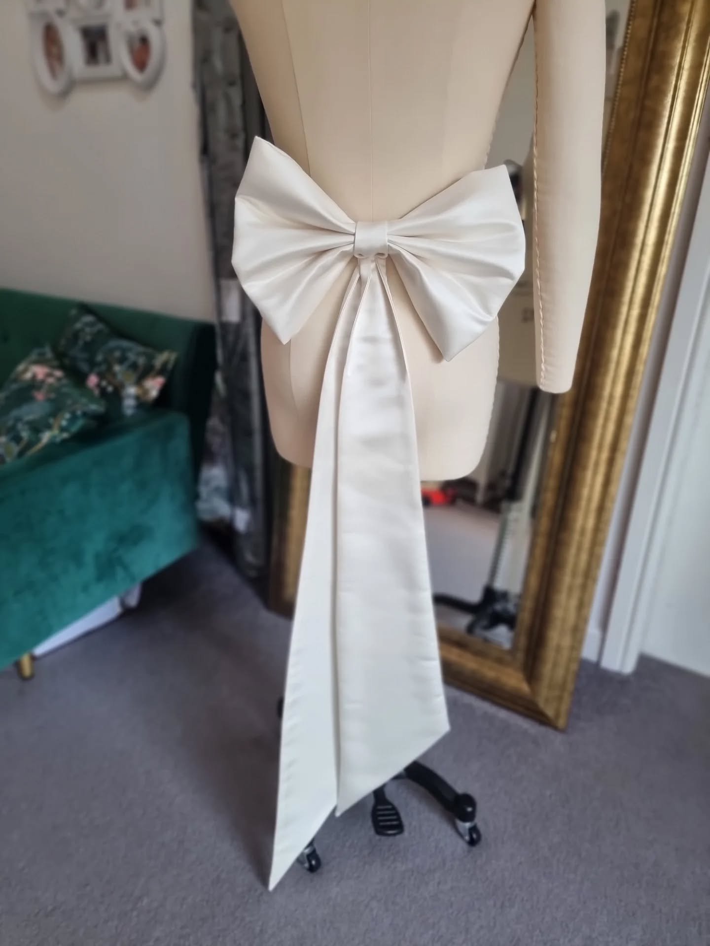 The Bow!
2025 was the year of the bow but 2026 it's also going to be bow strong too.

Here's a lovely luxury bow in satin I've made to match perfectly with my bride's dress she will wear this spring. She's bought a boutique sample wedding dress at a 