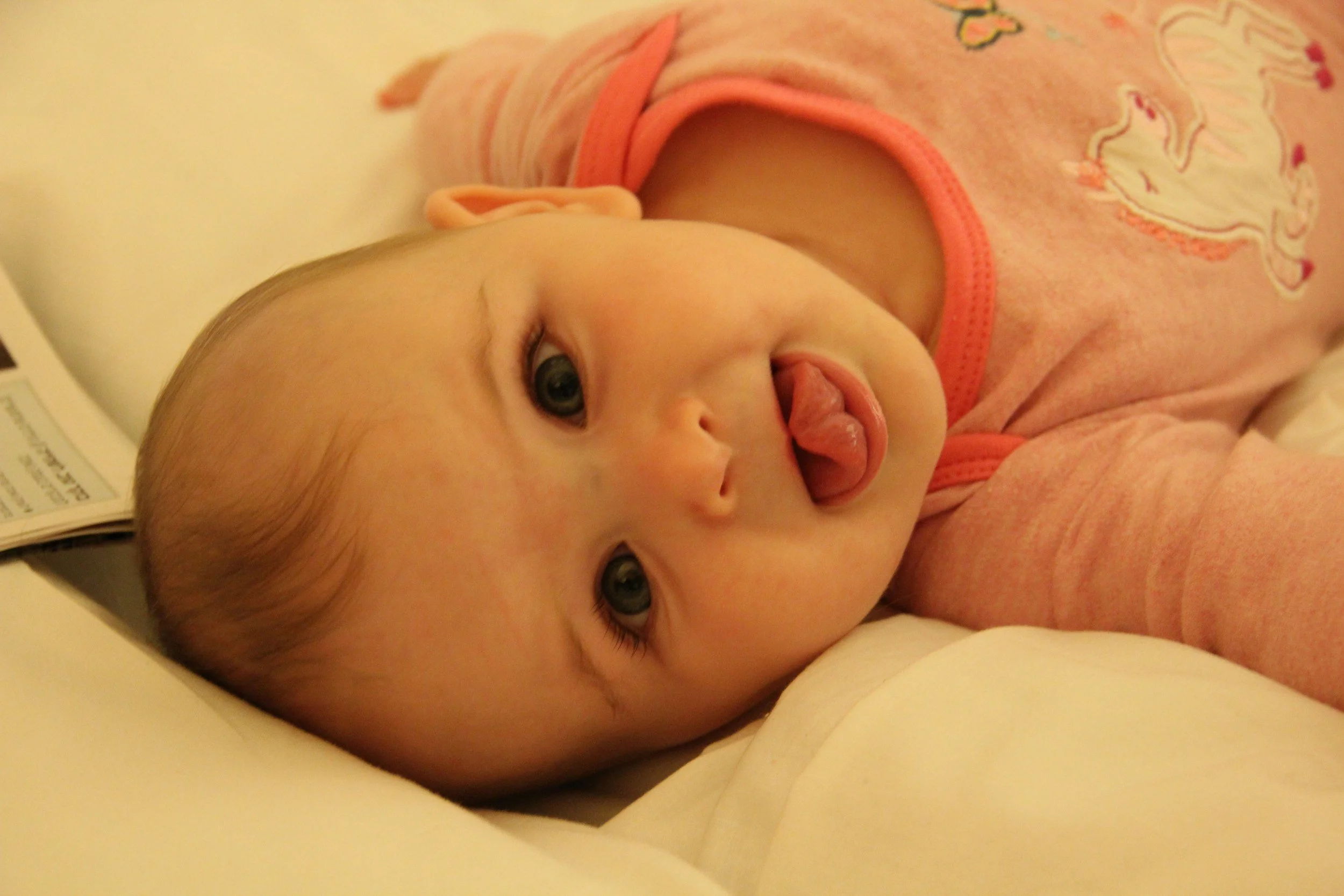 PORQUE É QUE O MEU FILHO SE BABA TANTO? ENTENDER A SALIVAÇÃO EXCESSIVA