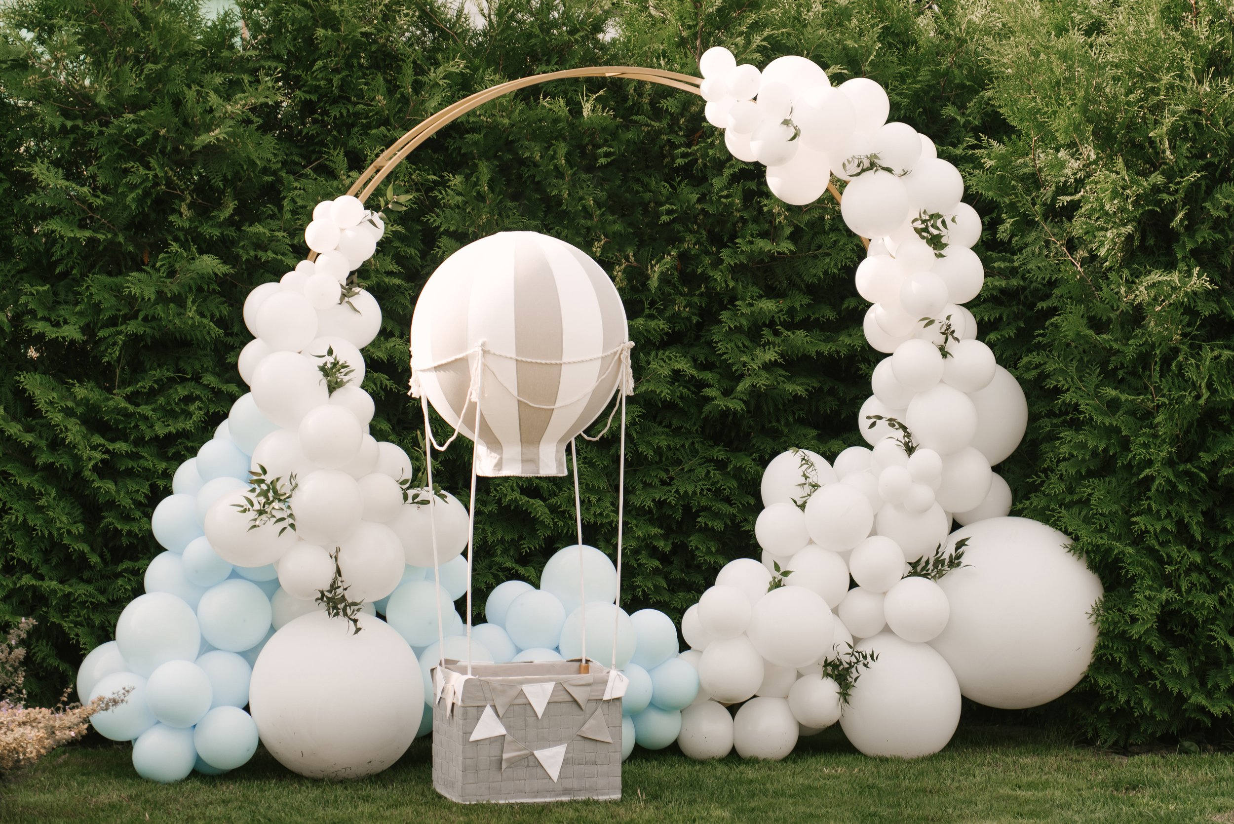 The Whispers: Elegant Balloon Arches
