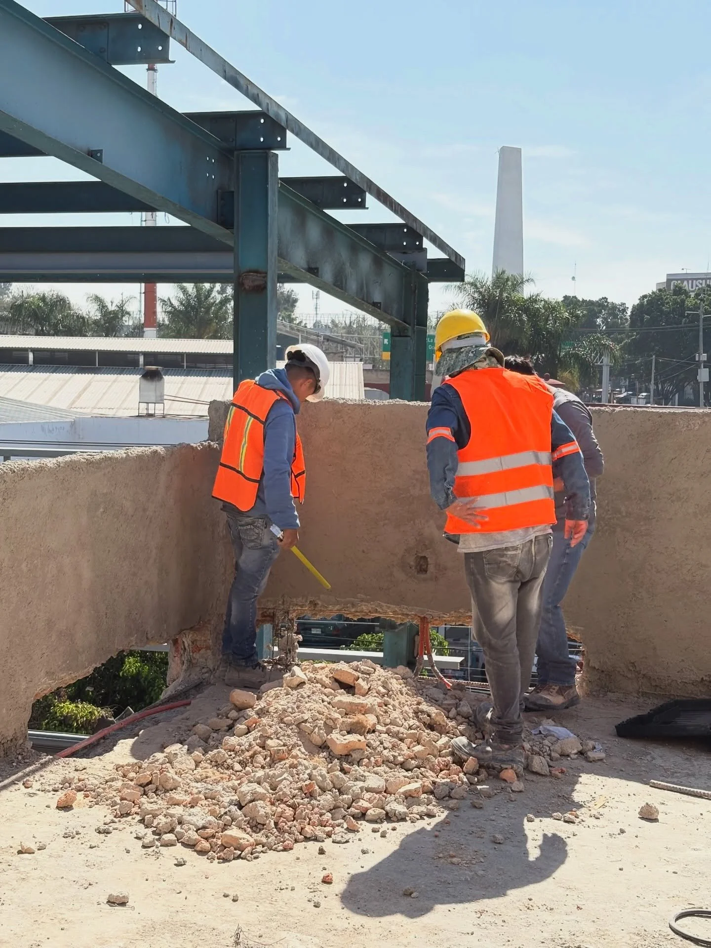 Detr&aacute;s de cada proyecto est&aacute;n ellos. Con su trabajo y dedicaci&oacute;n hacen realidad nuestras ideas y las de nuestros clientes. Nos sentimos orgullosos de construir junto a este gran equipo.