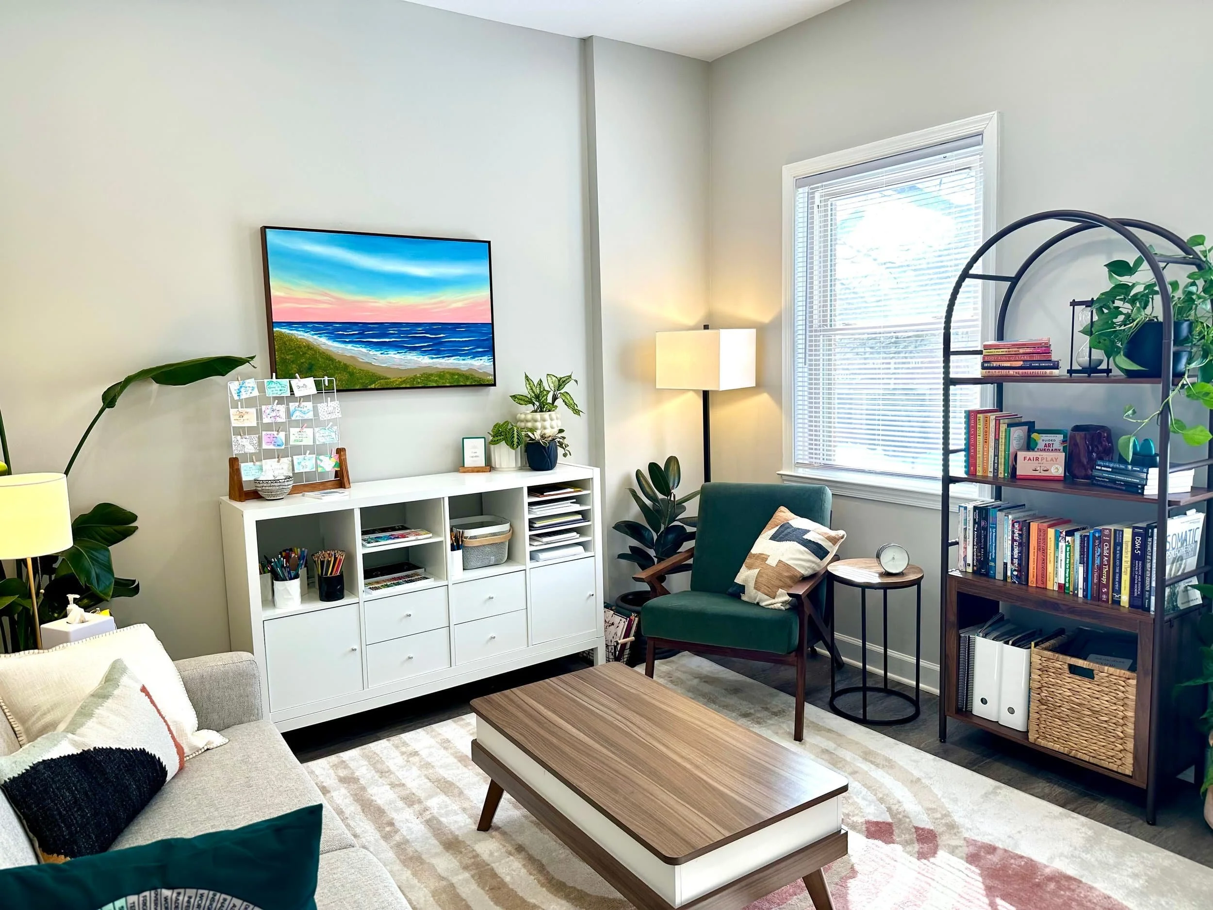 Picture of Alanna Betts Art Therapy & Counseling office in Herndon Virginia