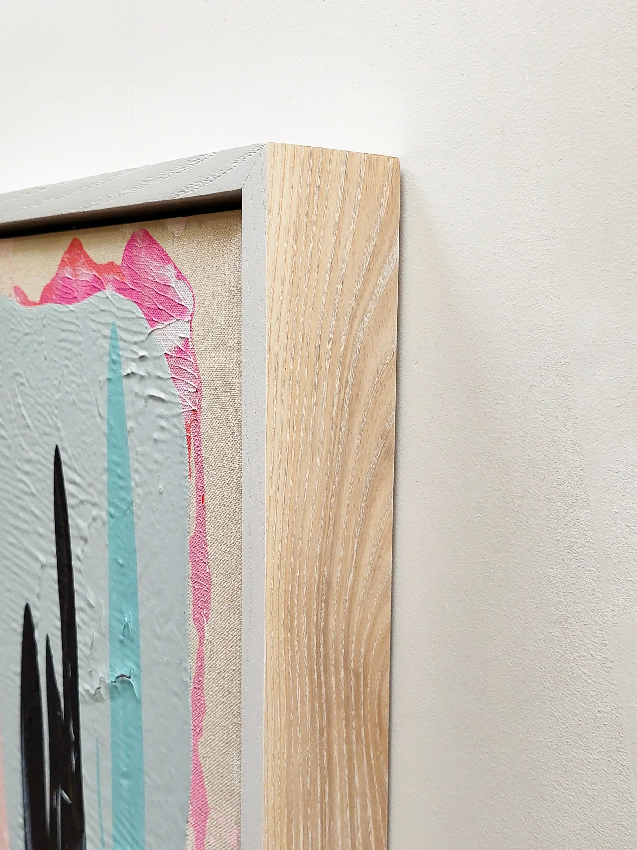 White custom frame detail shot