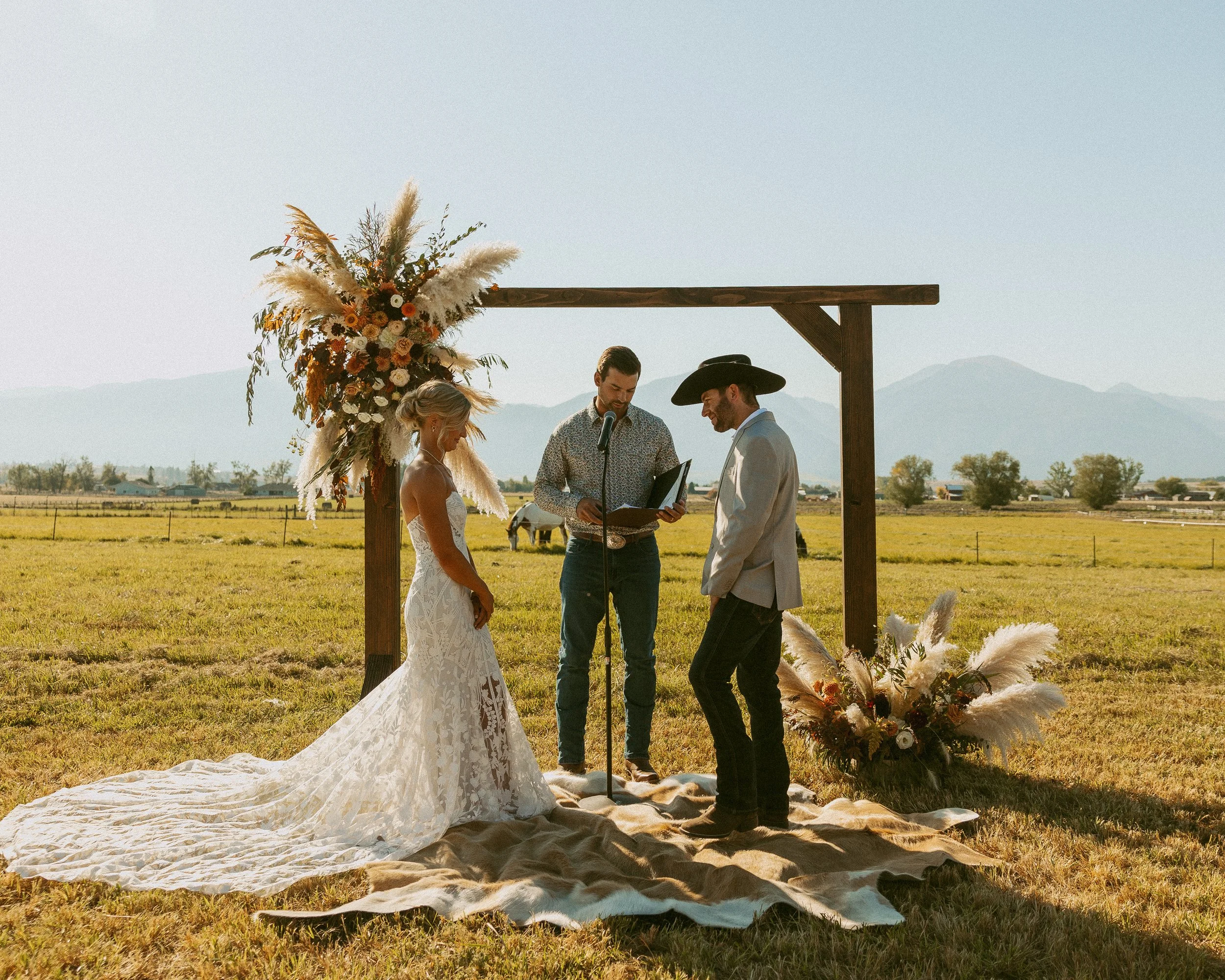 Large Authentic Cow Hides Light + Dark $50
1 light available
1 dark available