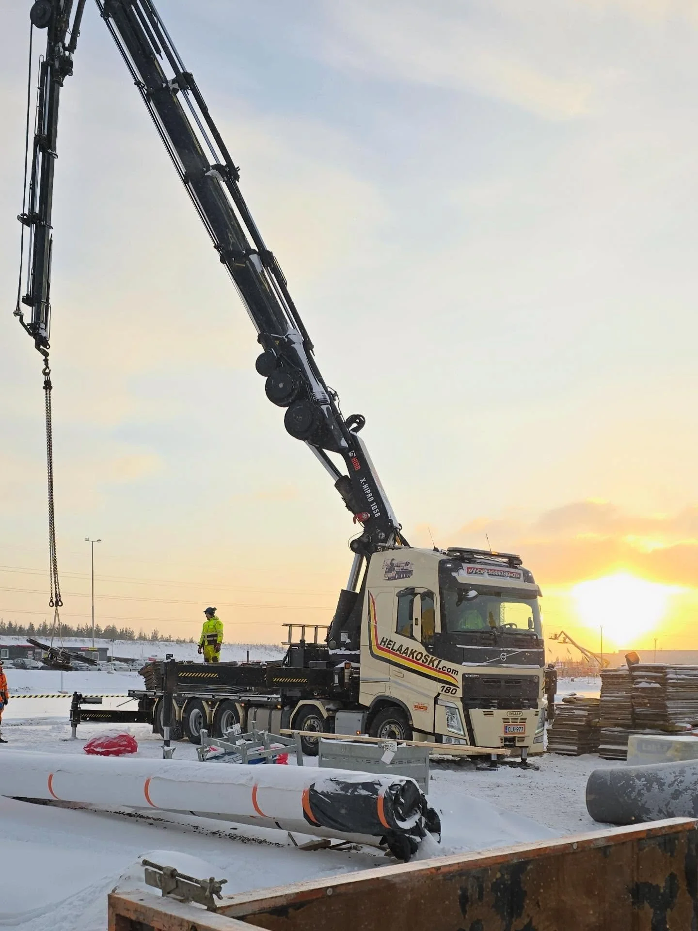 Uusi vuosi, sama asenne ja meininki 💪🏼 🔩👷🏼&zwj;♂️

Vuosi l&auml;htenyt hyvin k&auml;yntiin ja t&ouml;it&auml; painetaan ahkerasti. Positiivisin mielin kohti tulevaa ja kovasti tehd&auml;&auml;n t&ouml;it&auml; jotta t&auml;m&auml;kin vuosi mahdo