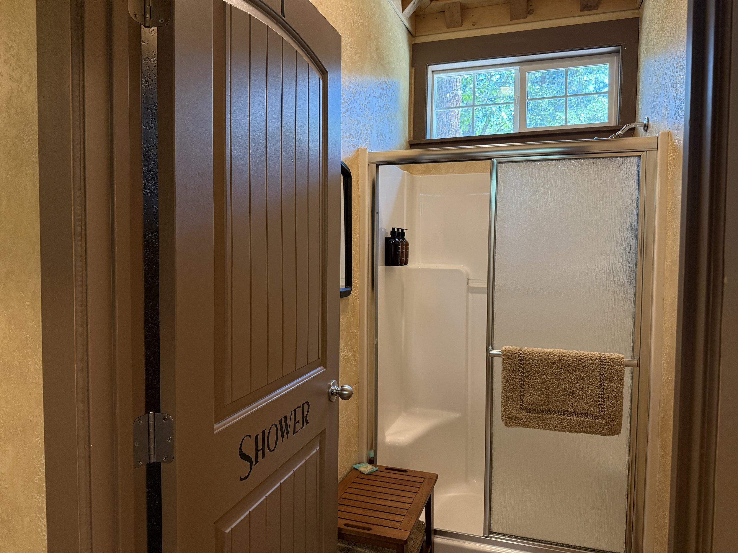 Shower-Room-Bunkhouse-6974.JPG