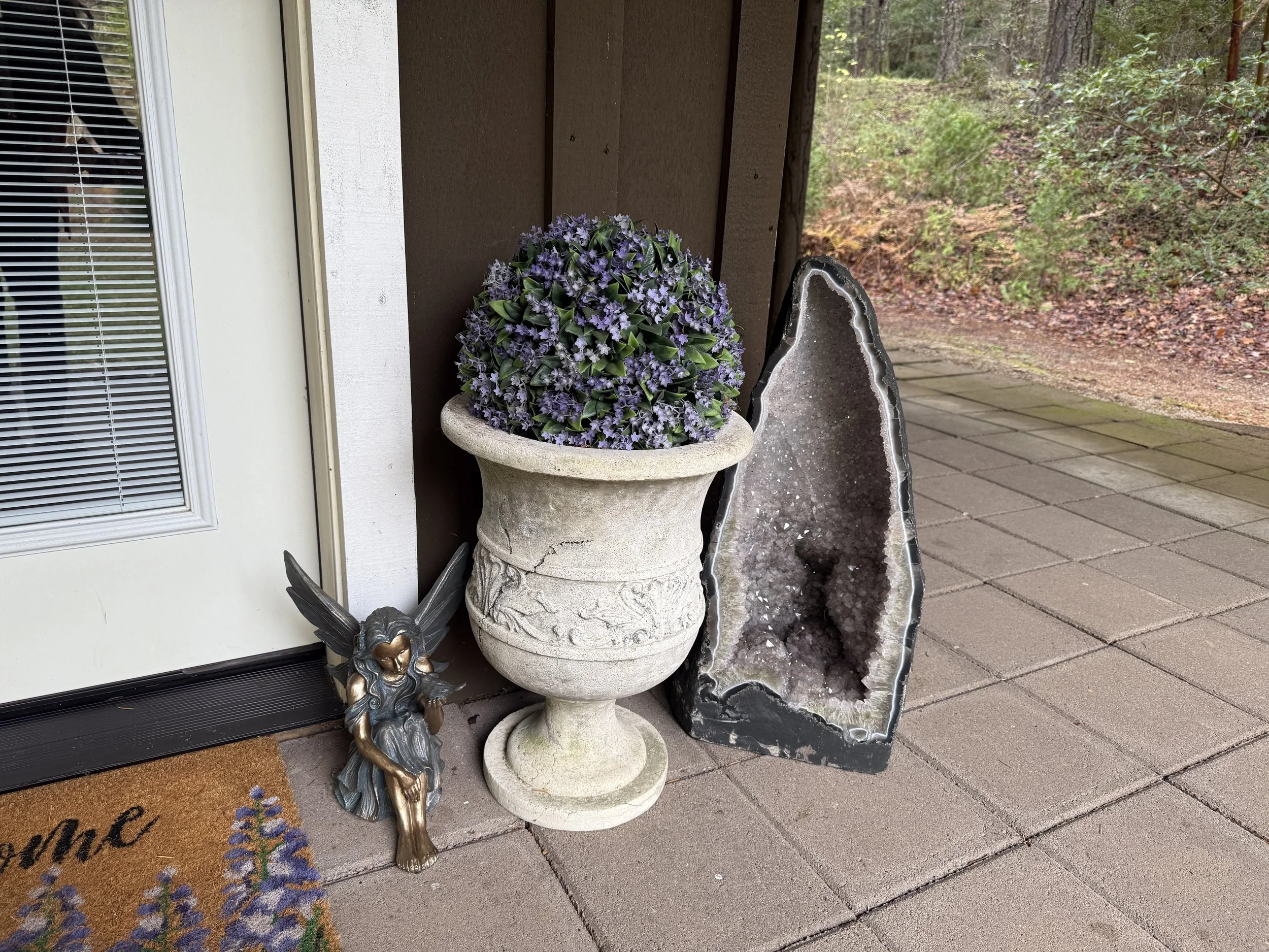 Garden Planter Detail Amethyst Suite