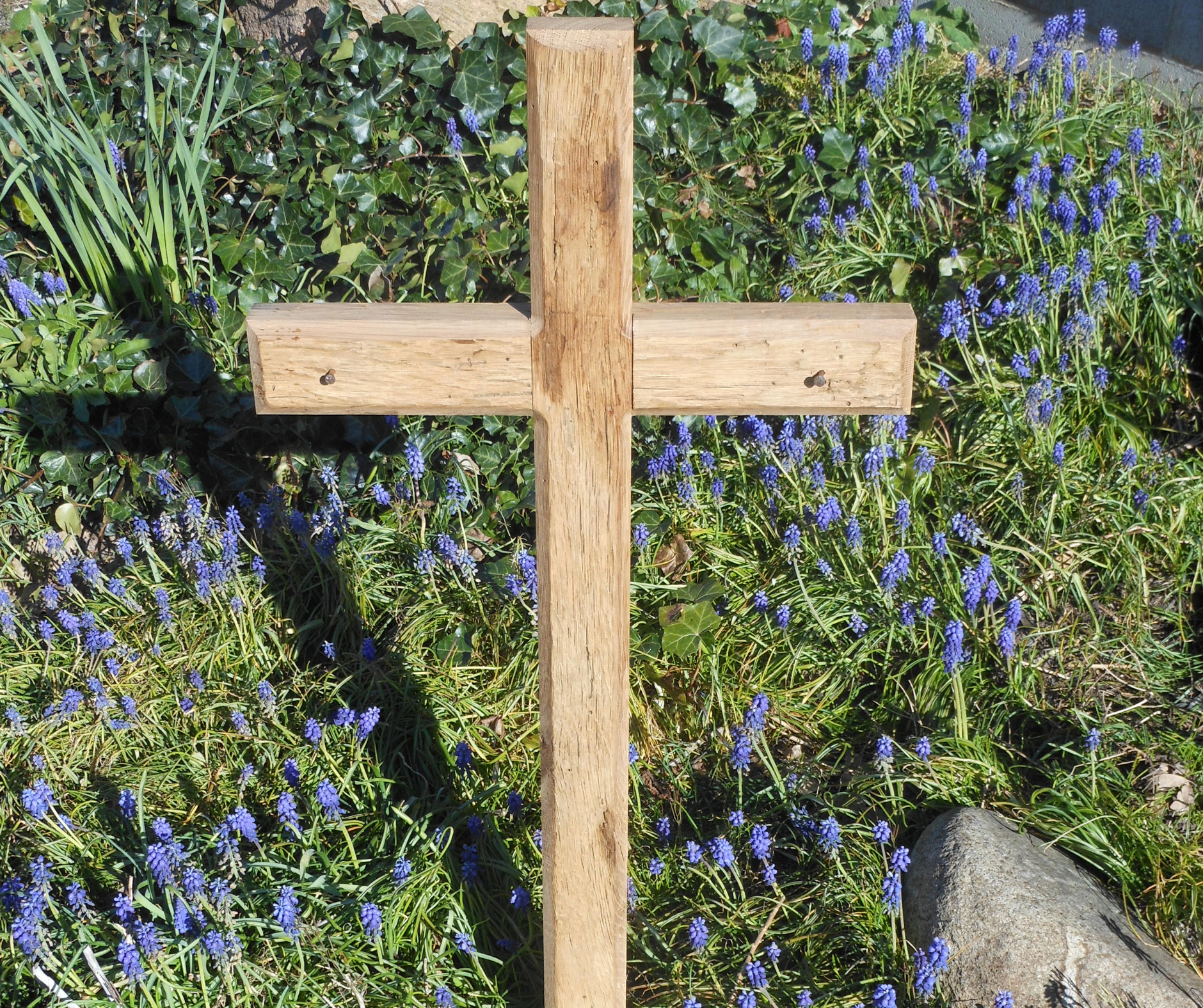 Memory Crosses