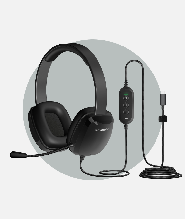 Auriculares negros con micrófono y control de volumen, marca Cyber Acoustics, con cable y unidad de control adjunta