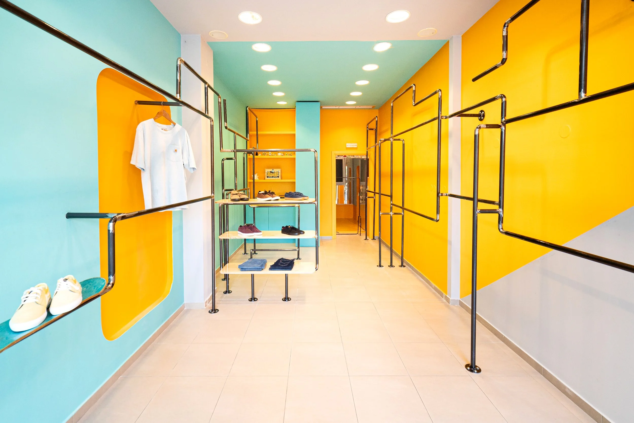 CLOTHING STORE CONCEPT DESIGN IN ATHENS - PETRALONA