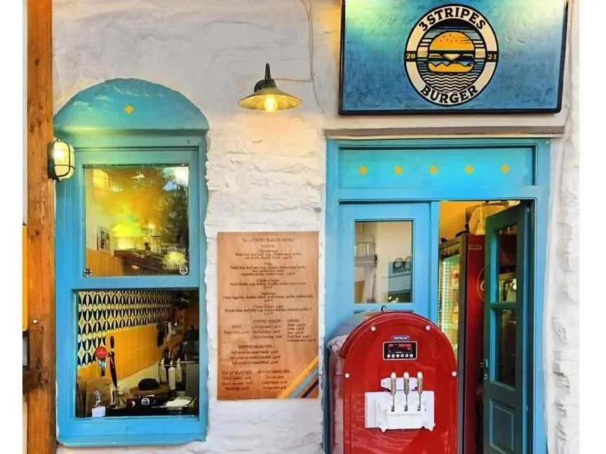 BURGER RESTAURANT IN ANTIPAROS
