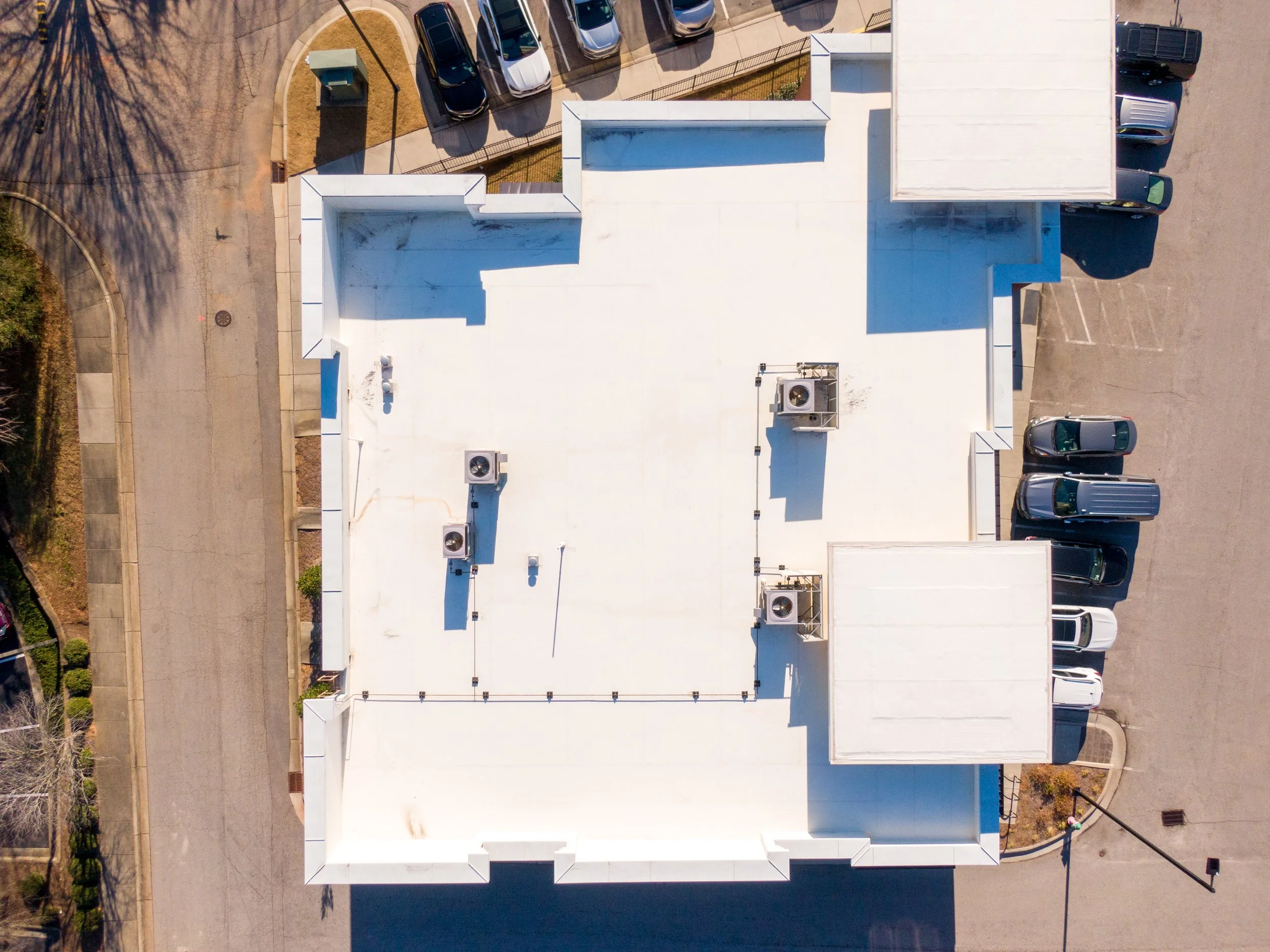 UNDERSTANDING TPO ROOFING: A SMART CHOICE FOR COMMERCIAL BUILDINGS