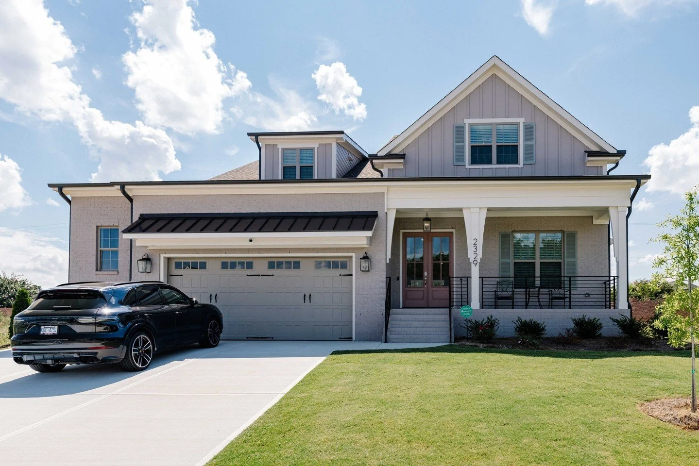 ✨ PARADE HOME #2: Above Par, Bentwinds Bluffs ✨

Where exceptional living is par for the course. Our second @triangleparade entry proves that seamless design lives in the little, elevated details and the meticulous execution it takes to get them righ
