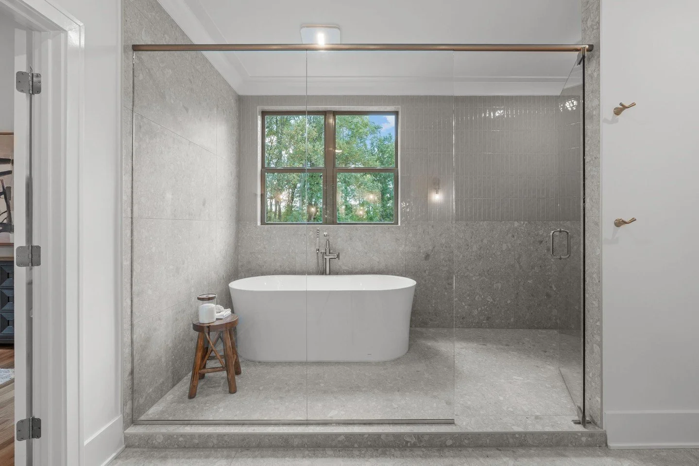 &lsquo;Tis the season of giving, and if all people have been giving you is a hard time... Maybe it&rsquo;s time to give yourself two incredibly important presents: a spa-tub like this and your sanity back!

Every #MassengillMade layout boasts its own