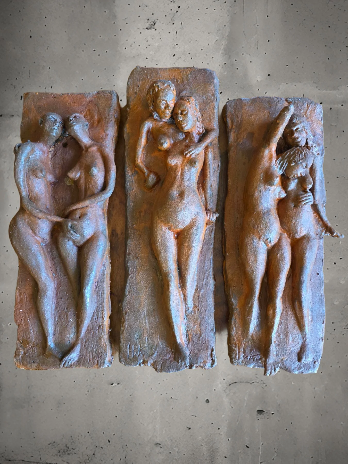 Zuneigung, Ton, Rostfarben, 2022