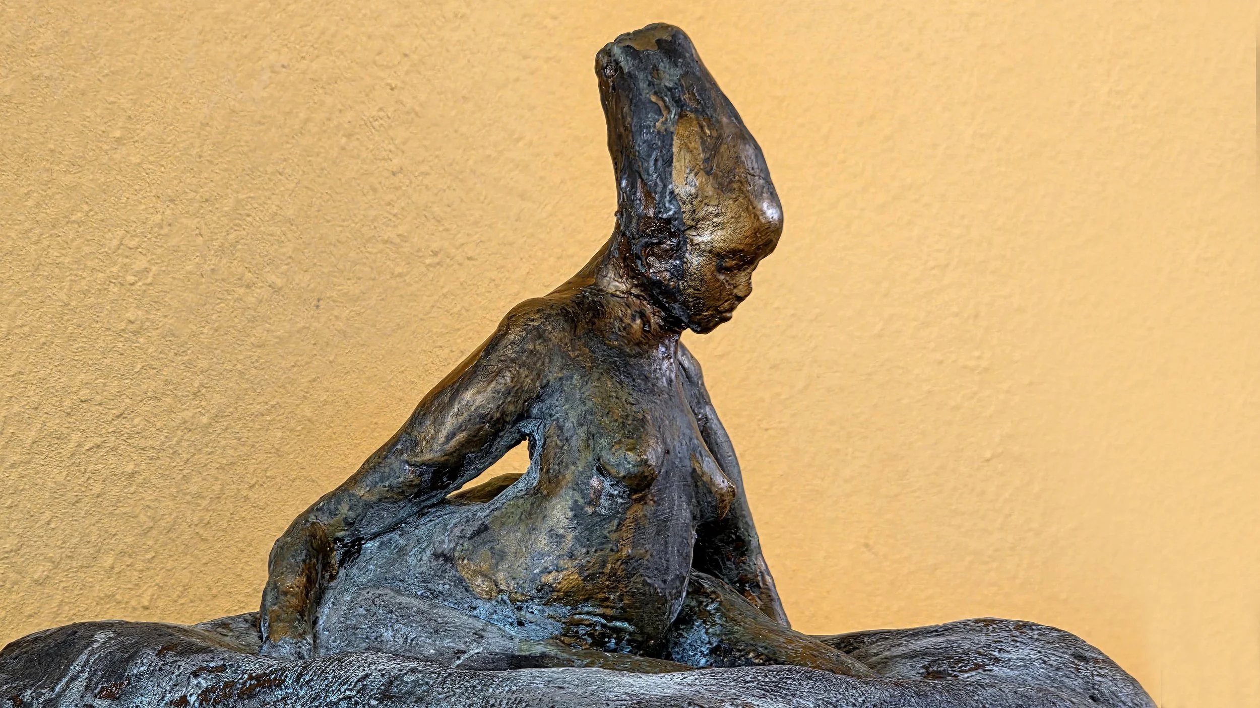 Ton, Bronzefarben, 26x29x26, 2025
