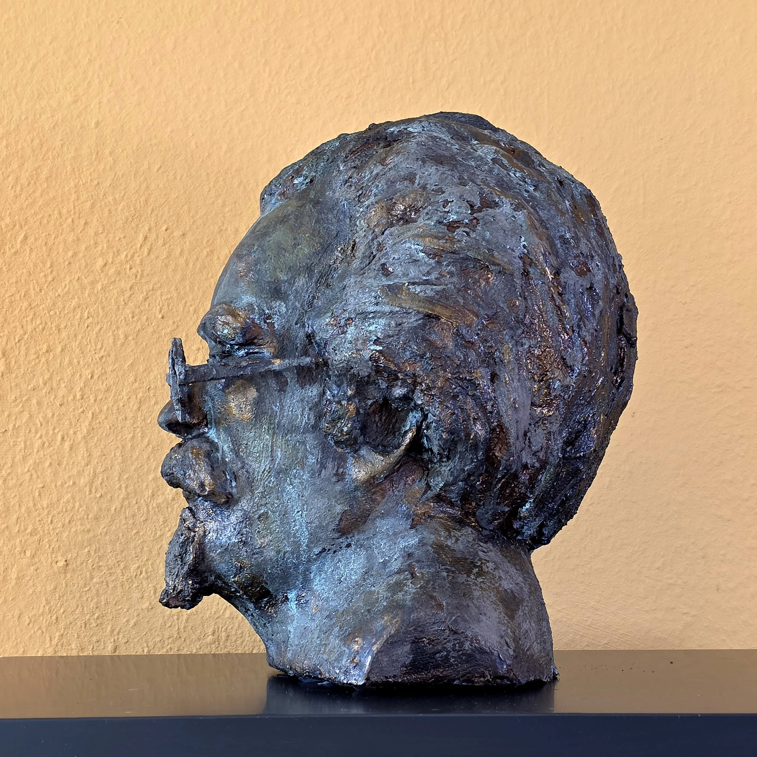 Ton, Bronzefarben, 25x30x35