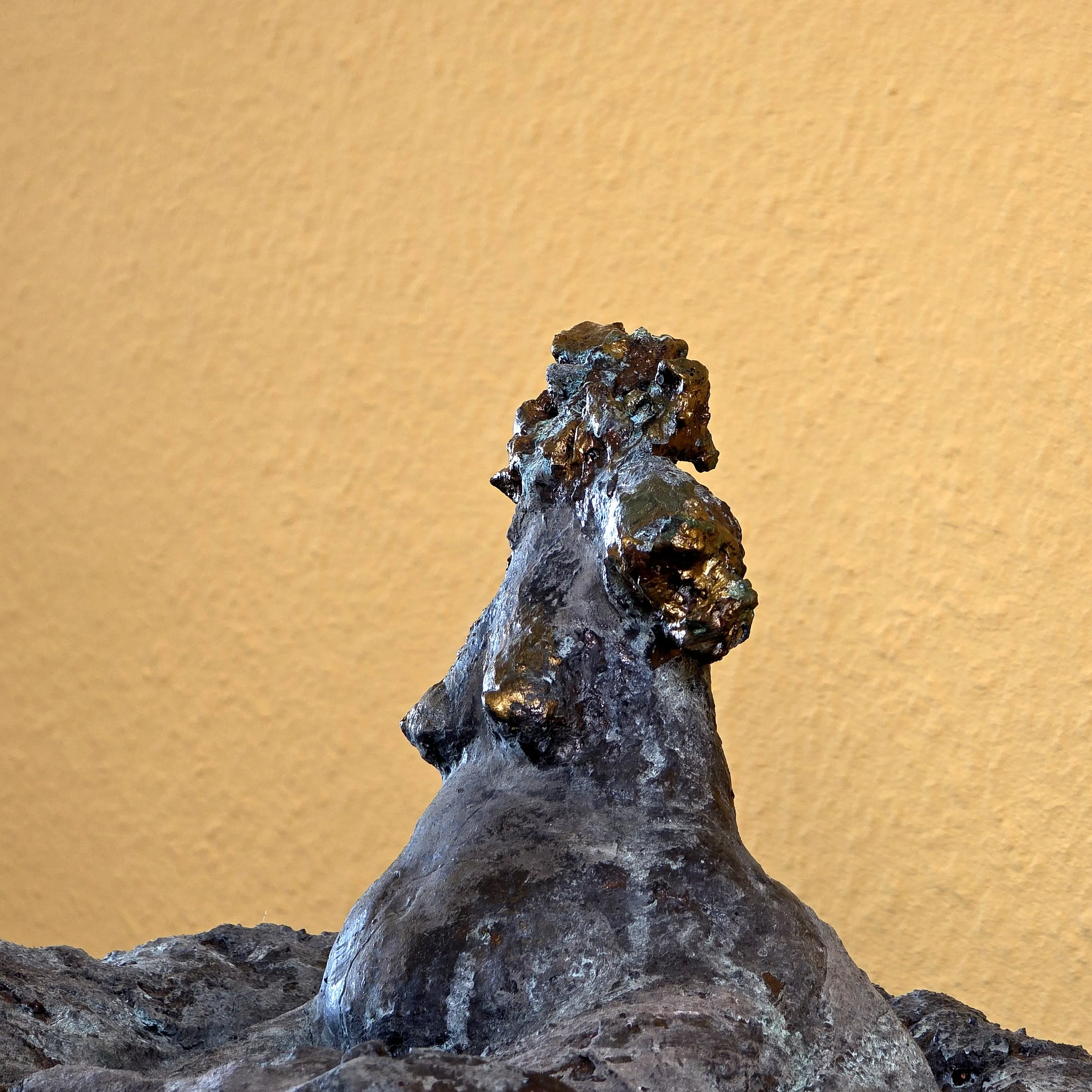 Ton, Bronzefarben, 26x29x26, 2025