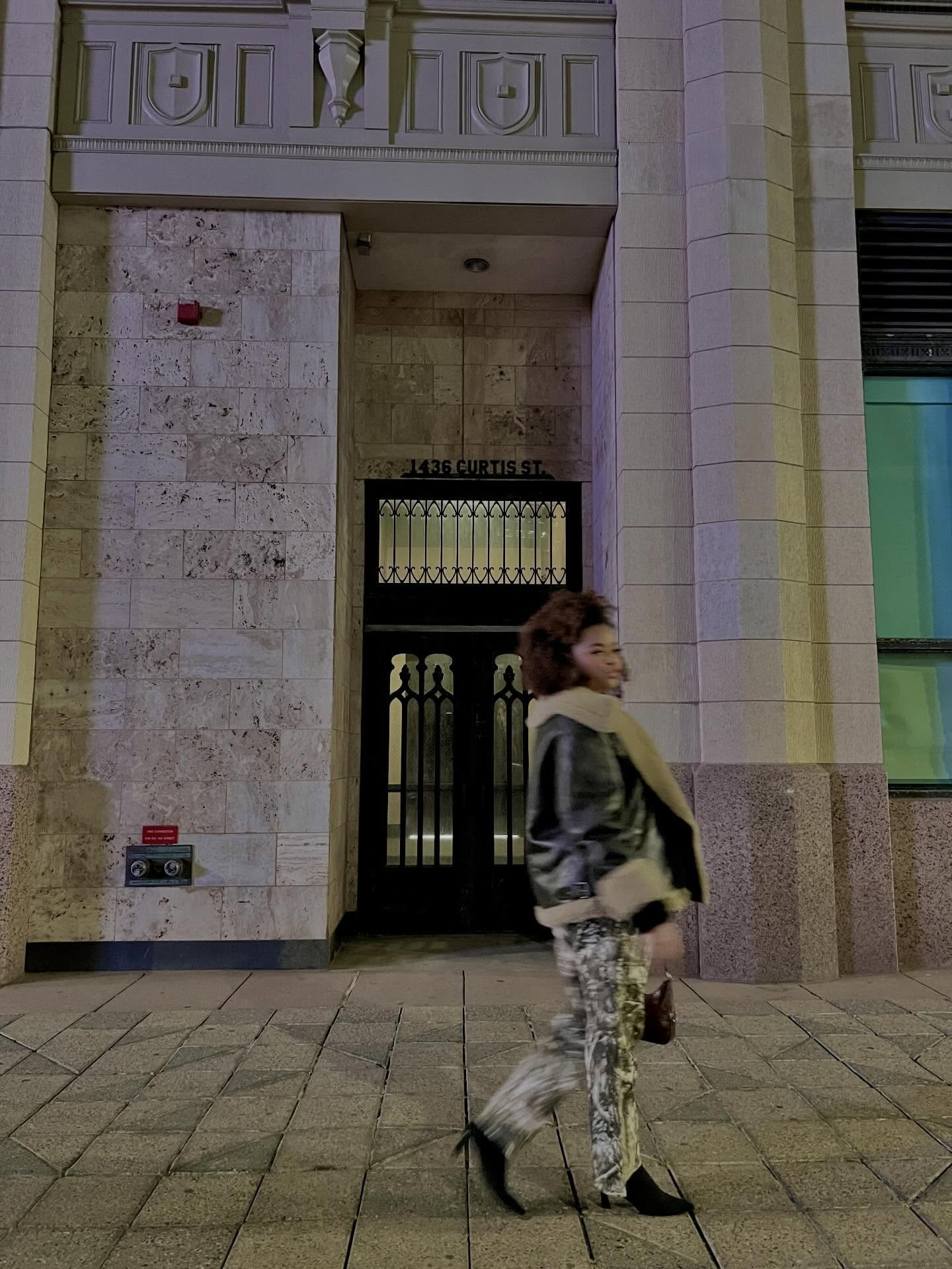 it&rsquo;s all a lil fuzzy 
#streetwear #thriftedfashion #fitcheck #ootd #sustainablestylist