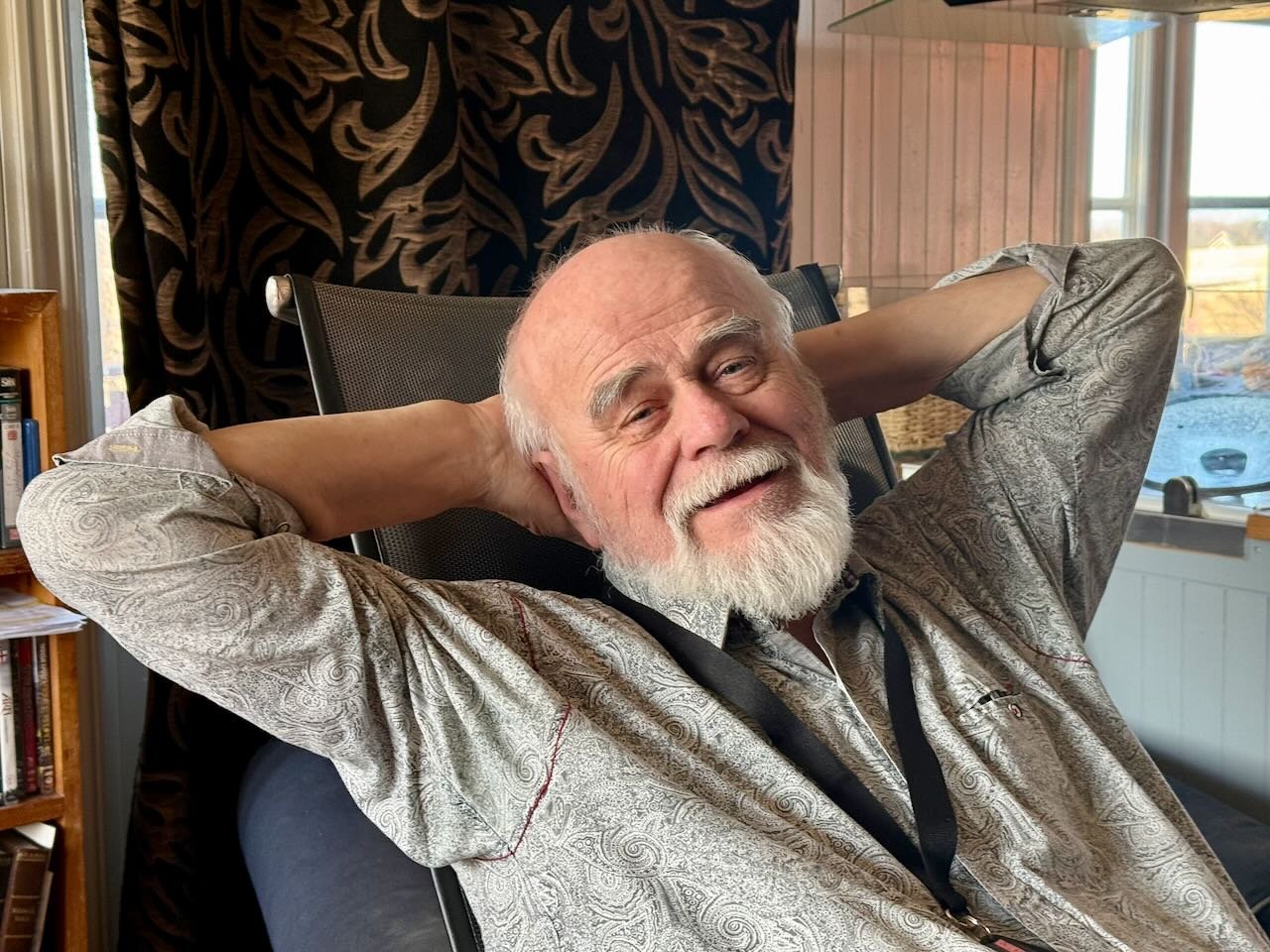 - Vi må tørre å gå bak teksten