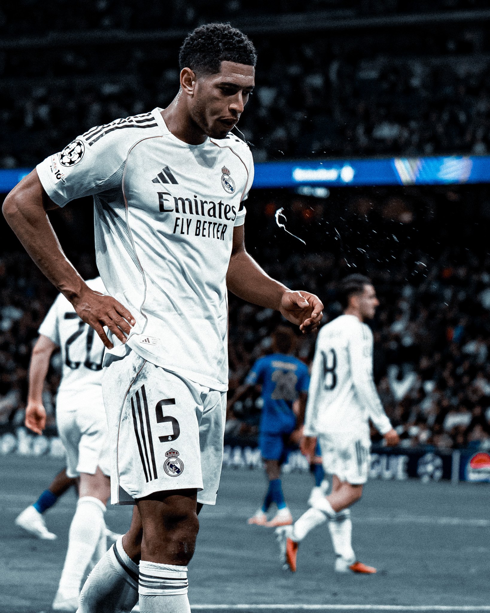 Jude Bellingham en maillot blanc du Real Madrid lors d'un match de Champions League