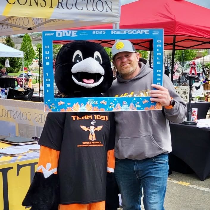 If you're ever looking for a great student group to get behind, check out the FRC Team 1091! We ran into them this last weekend at the Flea Market hosted by Hartford Masonic Lodge #120 this last weekend. Very cool projects these students are part of!