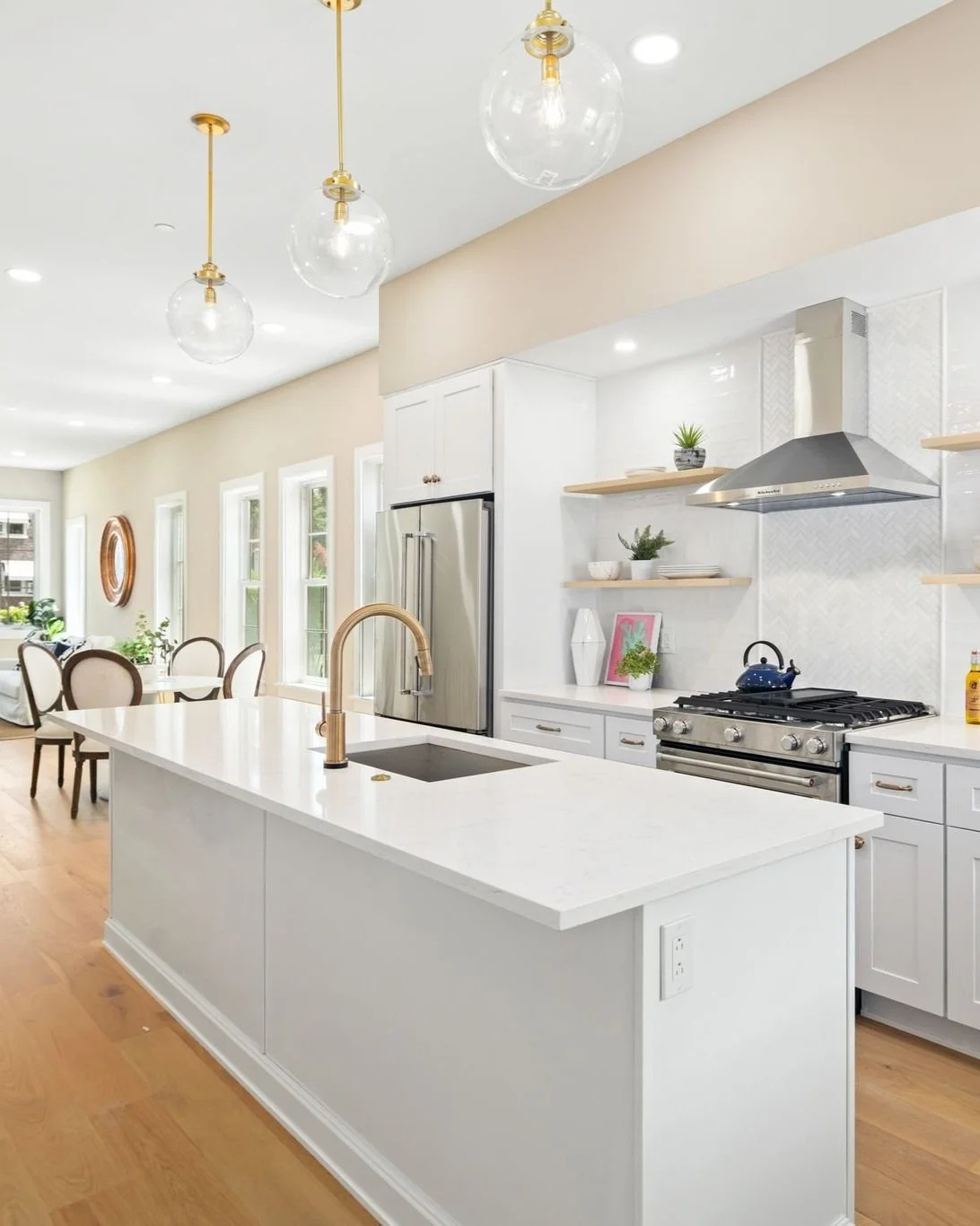 347 E Gorgas Lane-Full-12.jpg
