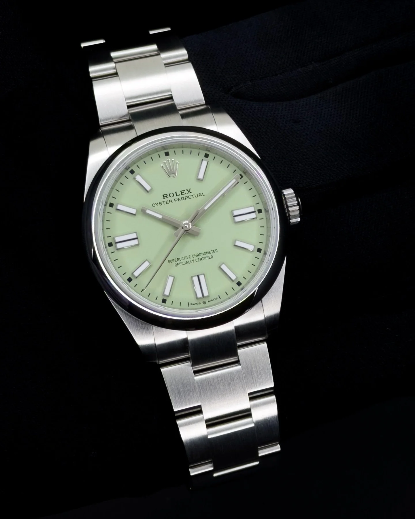 The pistachio dial on this Rolex Oyster Perpetual 41 hits different. Perfect gift for that special someone in this year&rsquo;s season of giving. 

DM for availability

#rolex #oysterperpetual #oysterperpetual41 #oysterperpetualpistachio