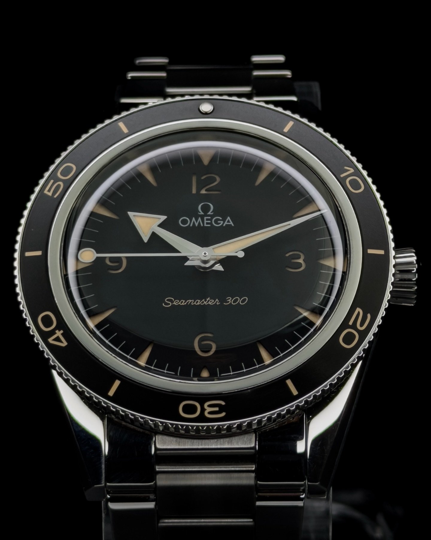 Omega Seamaster 300 Heritage 233.30.41.21.01.001 Full Set Excellent

DM us to inquire or request a specific reference.