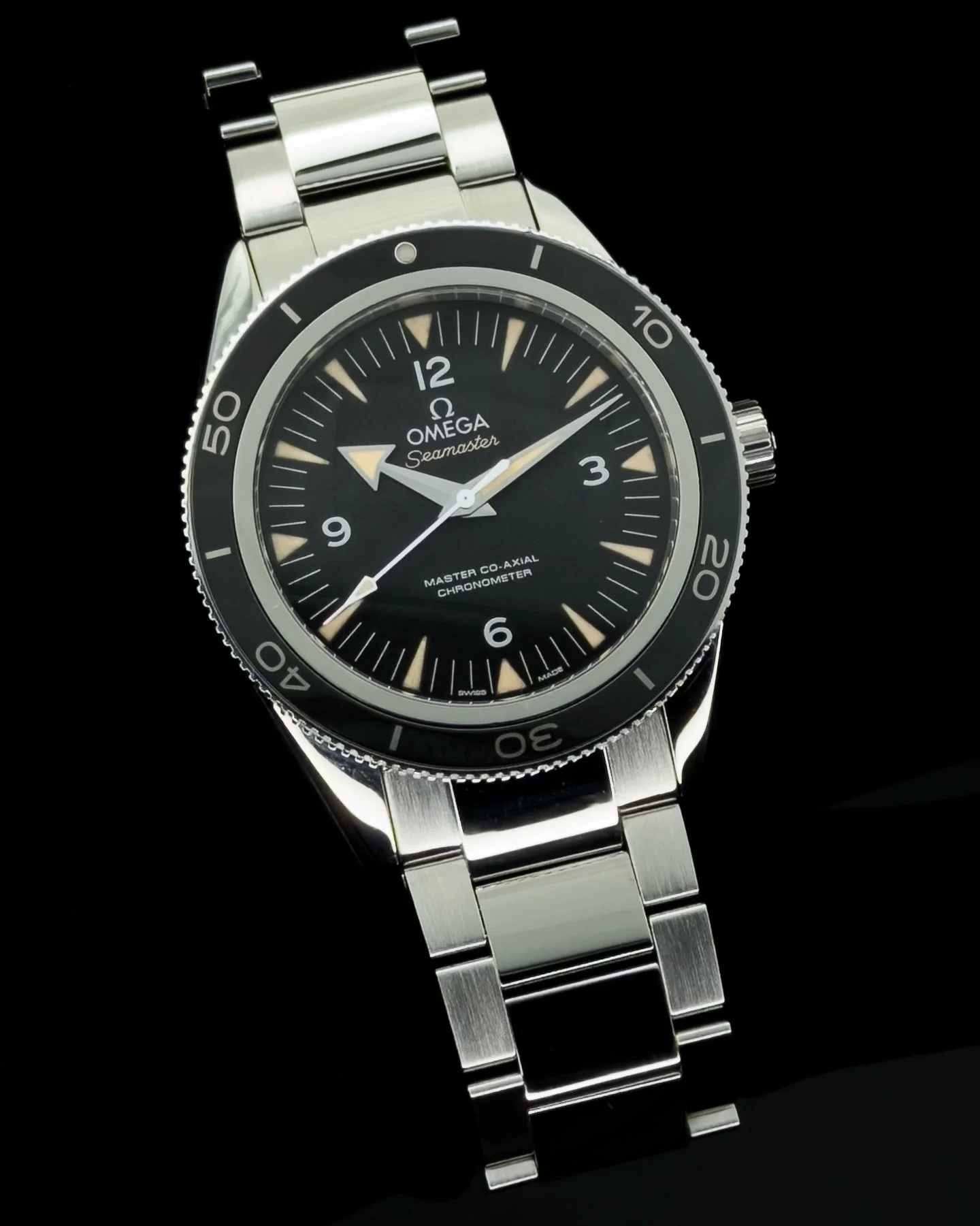 Omega Seamaster 300 Heritage 233.30.41.21.01.001

DM to inquire or request a specific reference
