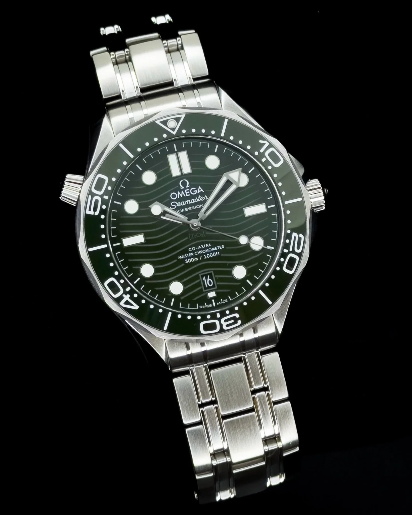 Omega Seamaster Diver 300M Green Wave 42mm 210.30.42.20.10.001

DM us to inquire or request a specific reference