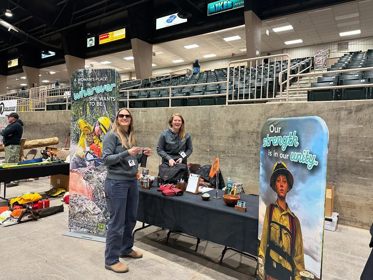 Women in Wildfire are out at the Skilled Trades Fair today!! Students are learning about fire shelters and trying their hand at practice deployments