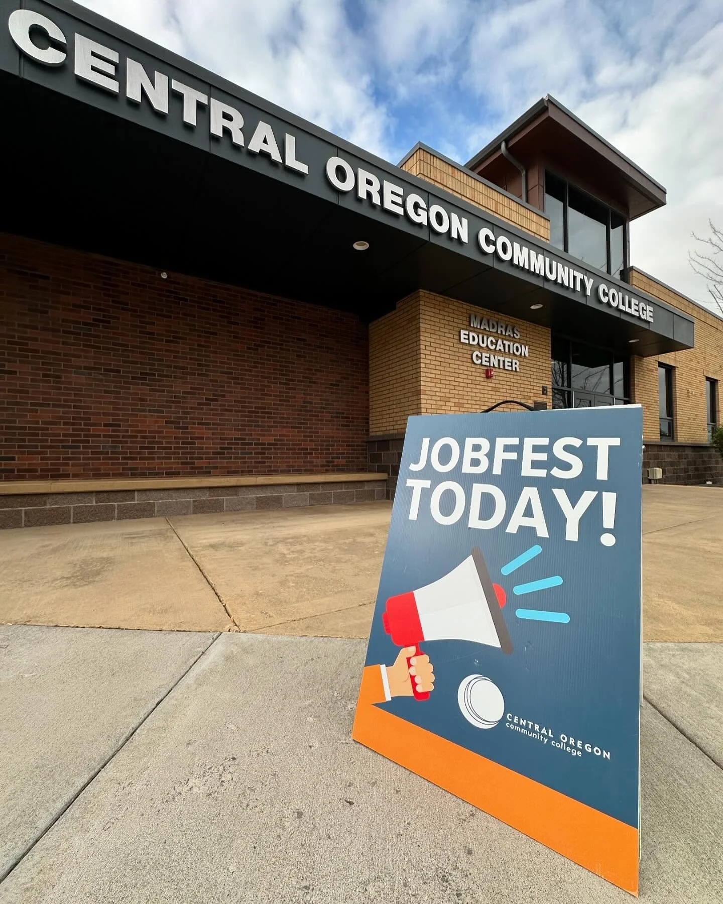 Stop by and say hi if you&rsquo;re in Madras, Oregon today! Women in Wildfire, Central Oregon Chapter are recruiting for seasonal fire hire!