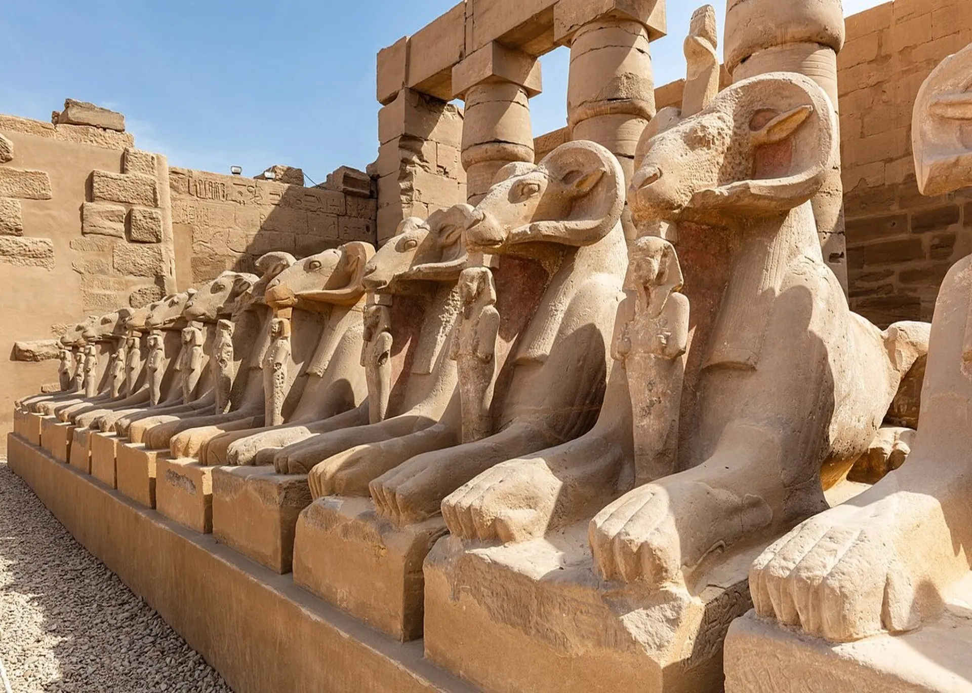 large_Templo_de_Karnak,_Luxor,_Egipto,.jpg