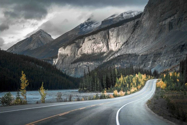 travel-guide-to-the-canadian-rockies.jpg