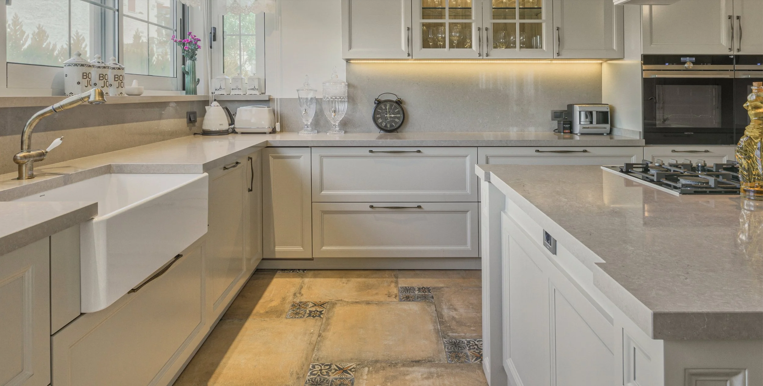 Beyond the Work Triangle: Advanced Spatial Flow in Bespoke Kitchen Design