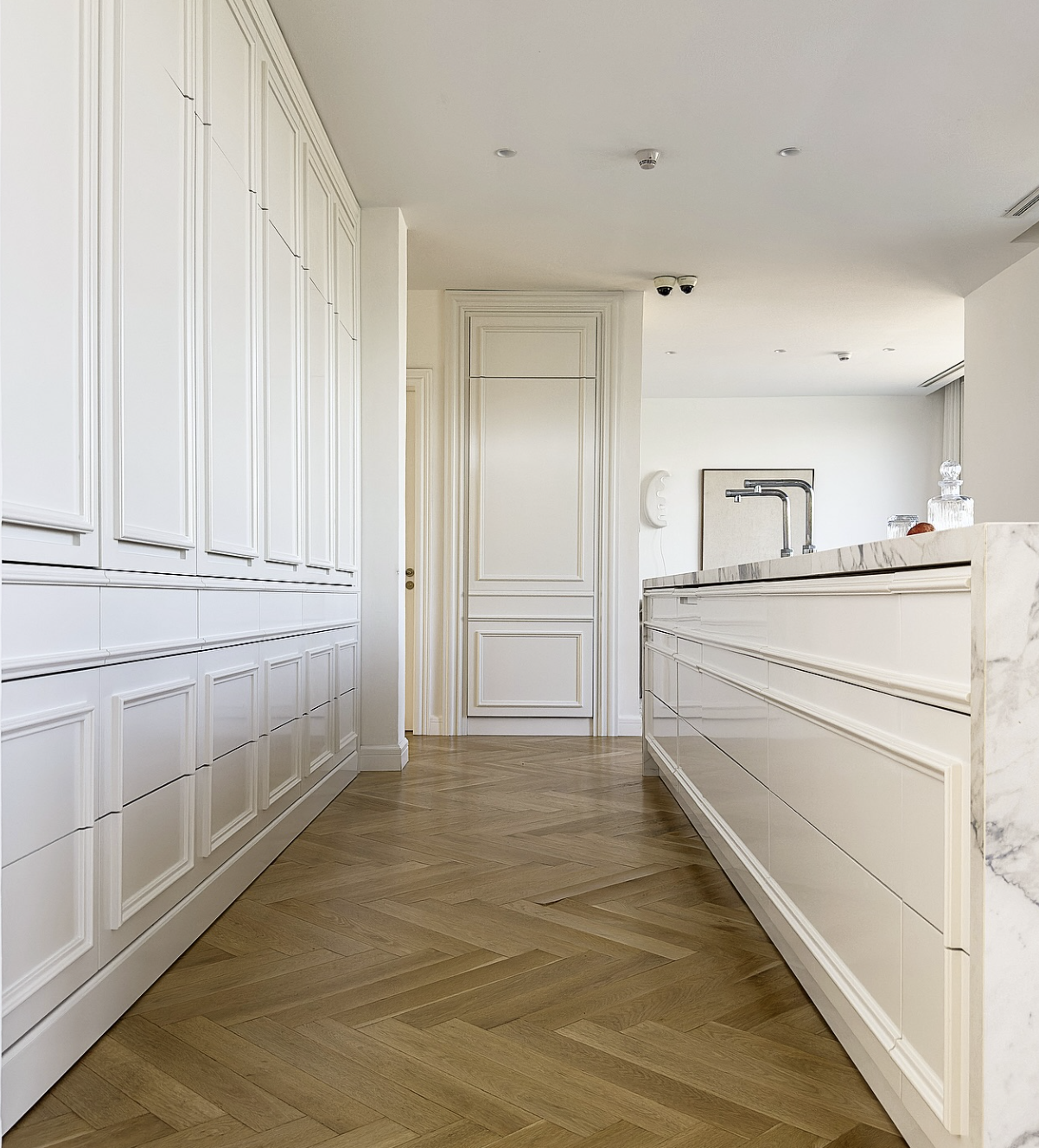 Monumental White Kitchen, oak and marble quartz