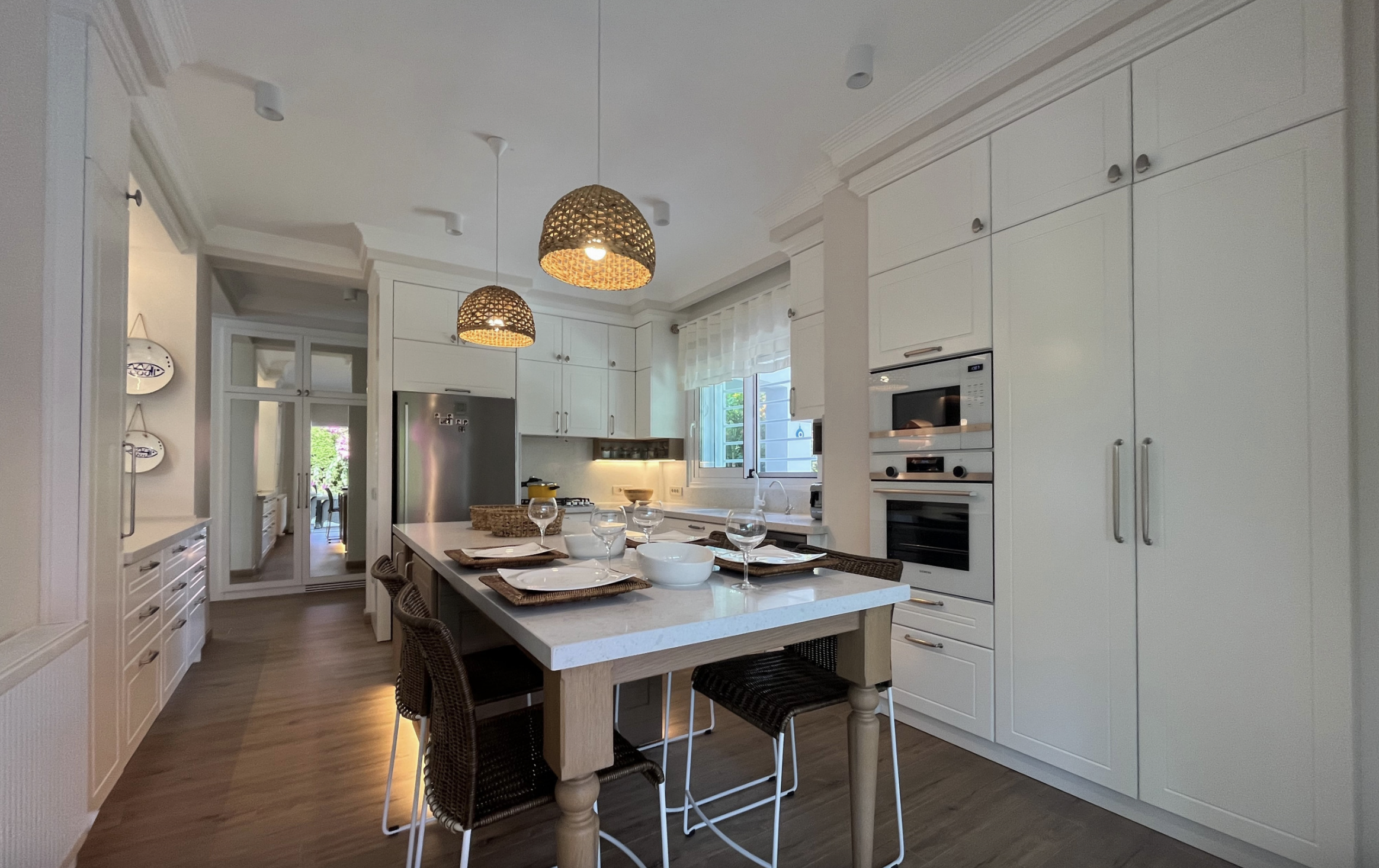 Modern custom kitchen with sleek cabinetry and refined design – NUOVO Kitchens Vancouver