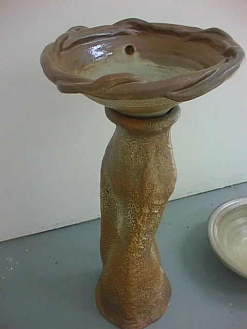 9 - Pedestal sink.JPG